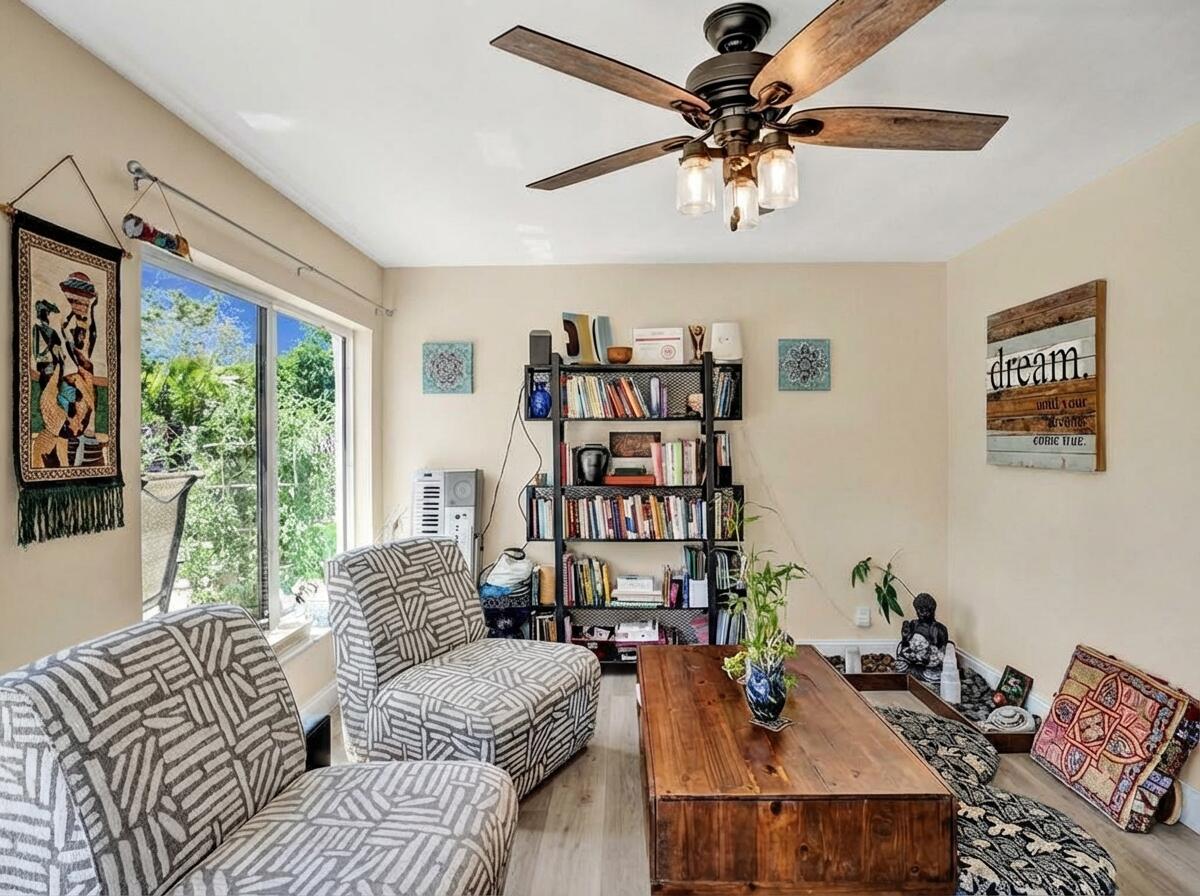 2099 NE 4th Court