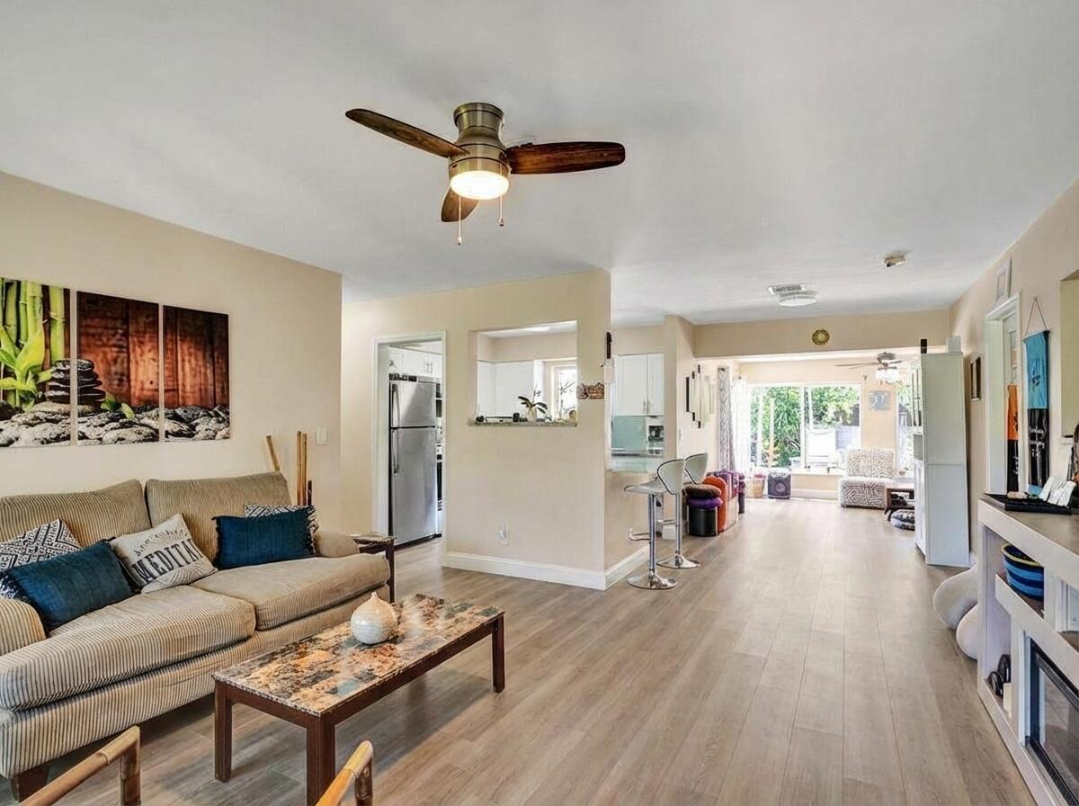 2099 NE 4th Court