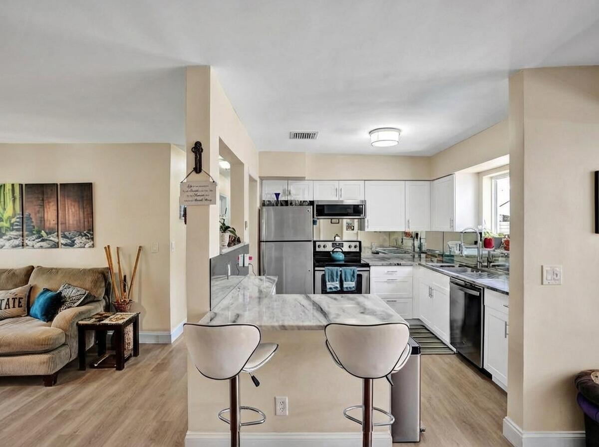 2099 NE 4th Court