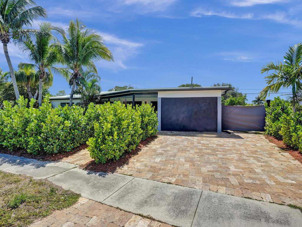 2099 NE 4th Court