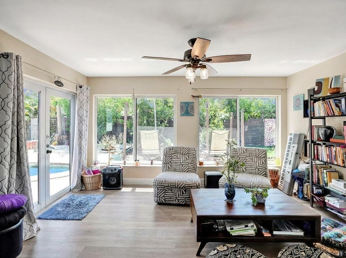2099 NE 4th Court