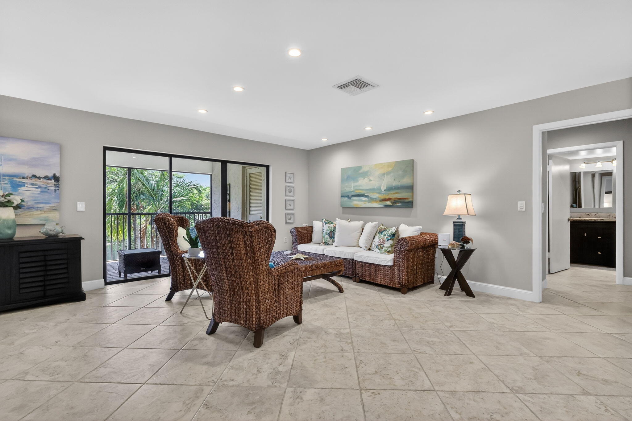 41 Stratford Lane W B