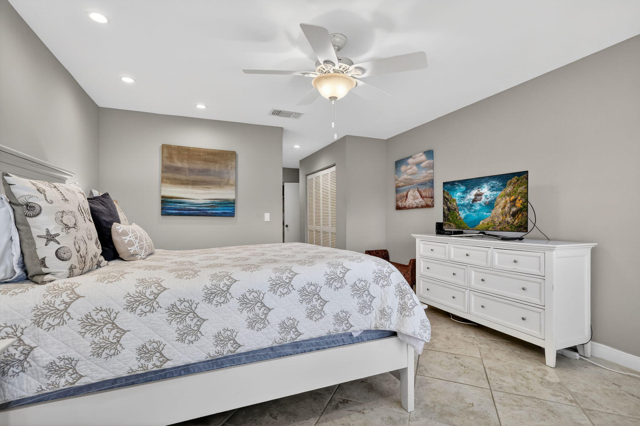 41 Stratford Lane W B