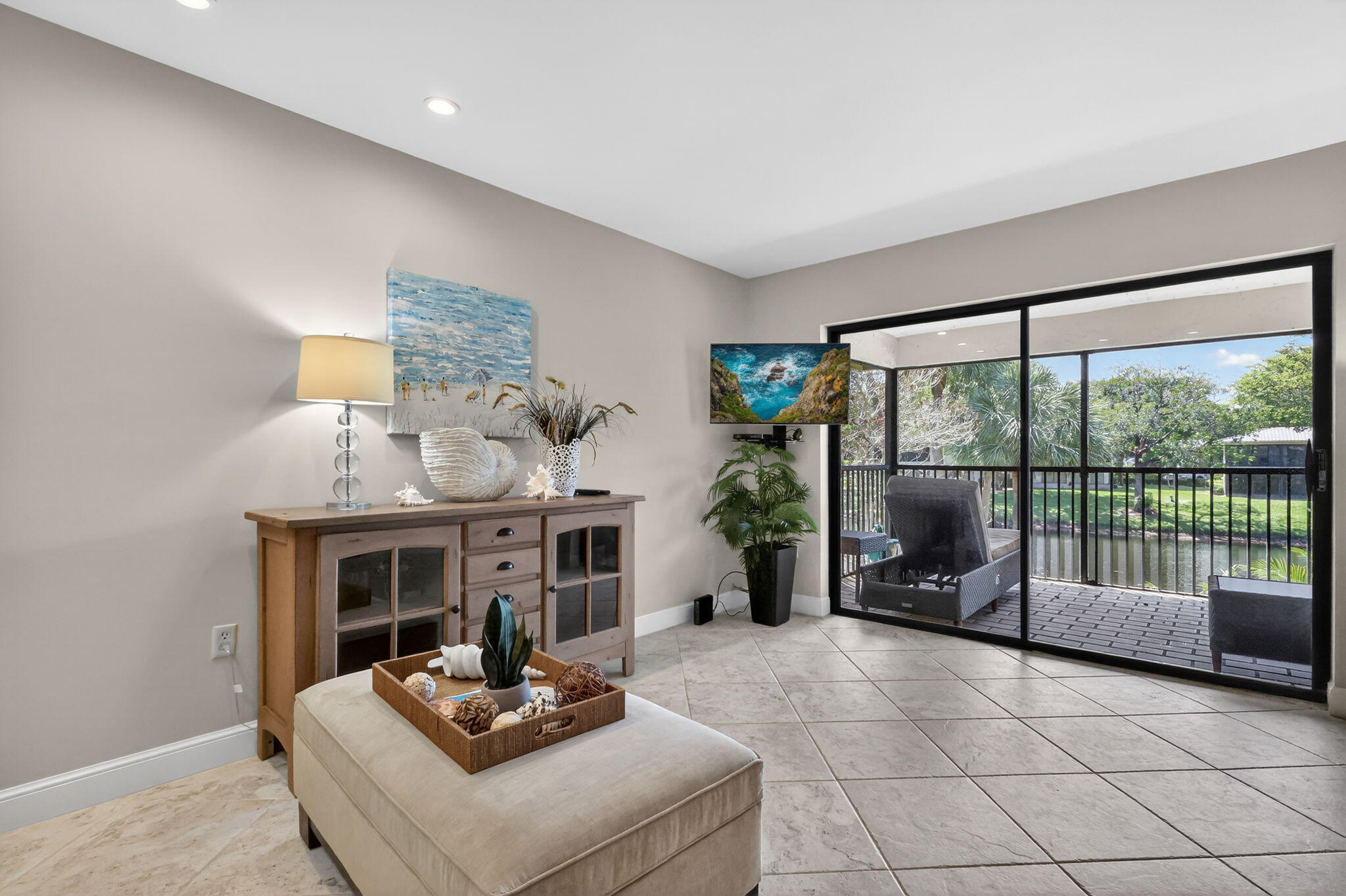 41 Stratford Lane W B