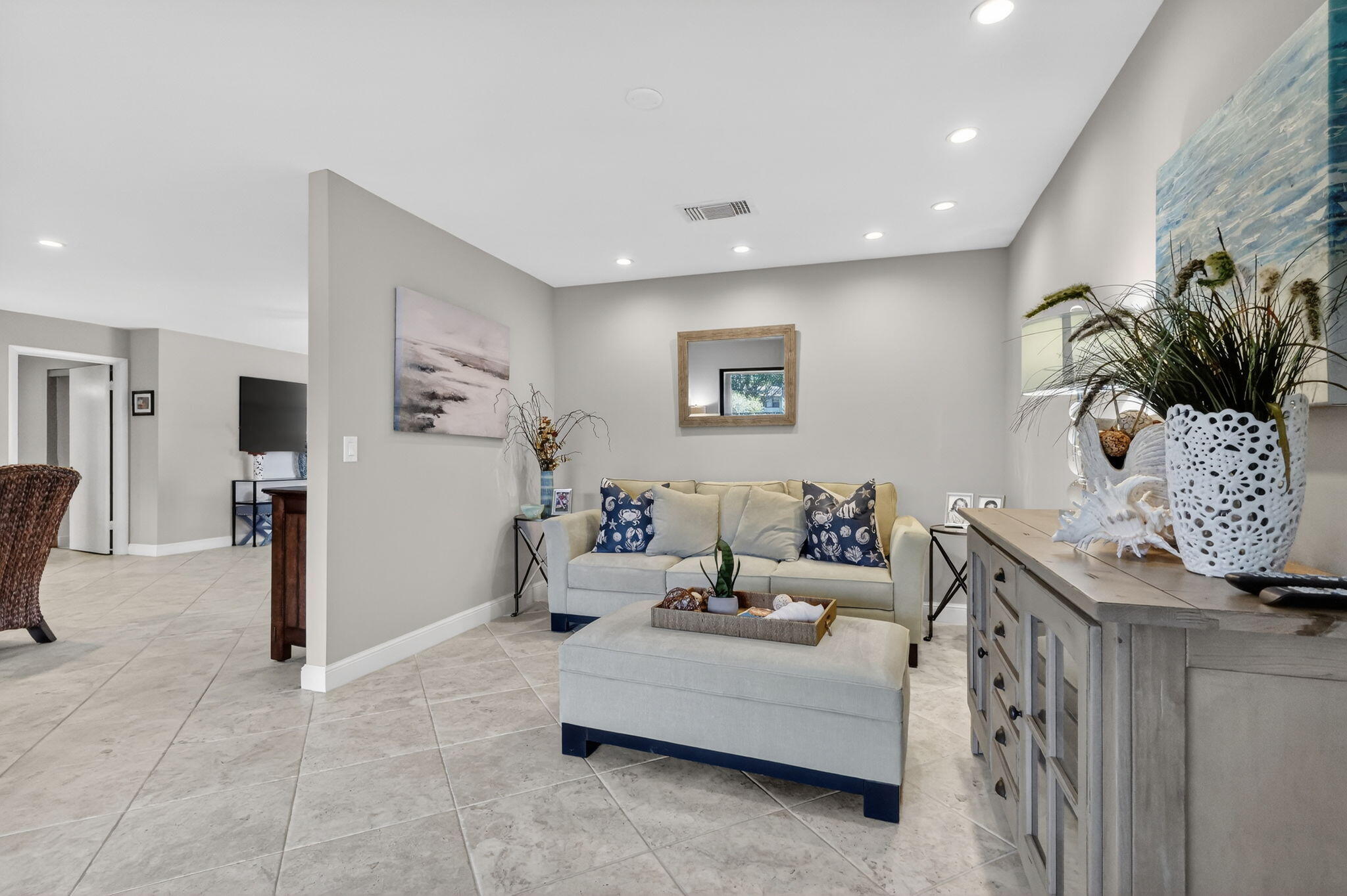 41 Stratford Lane W B