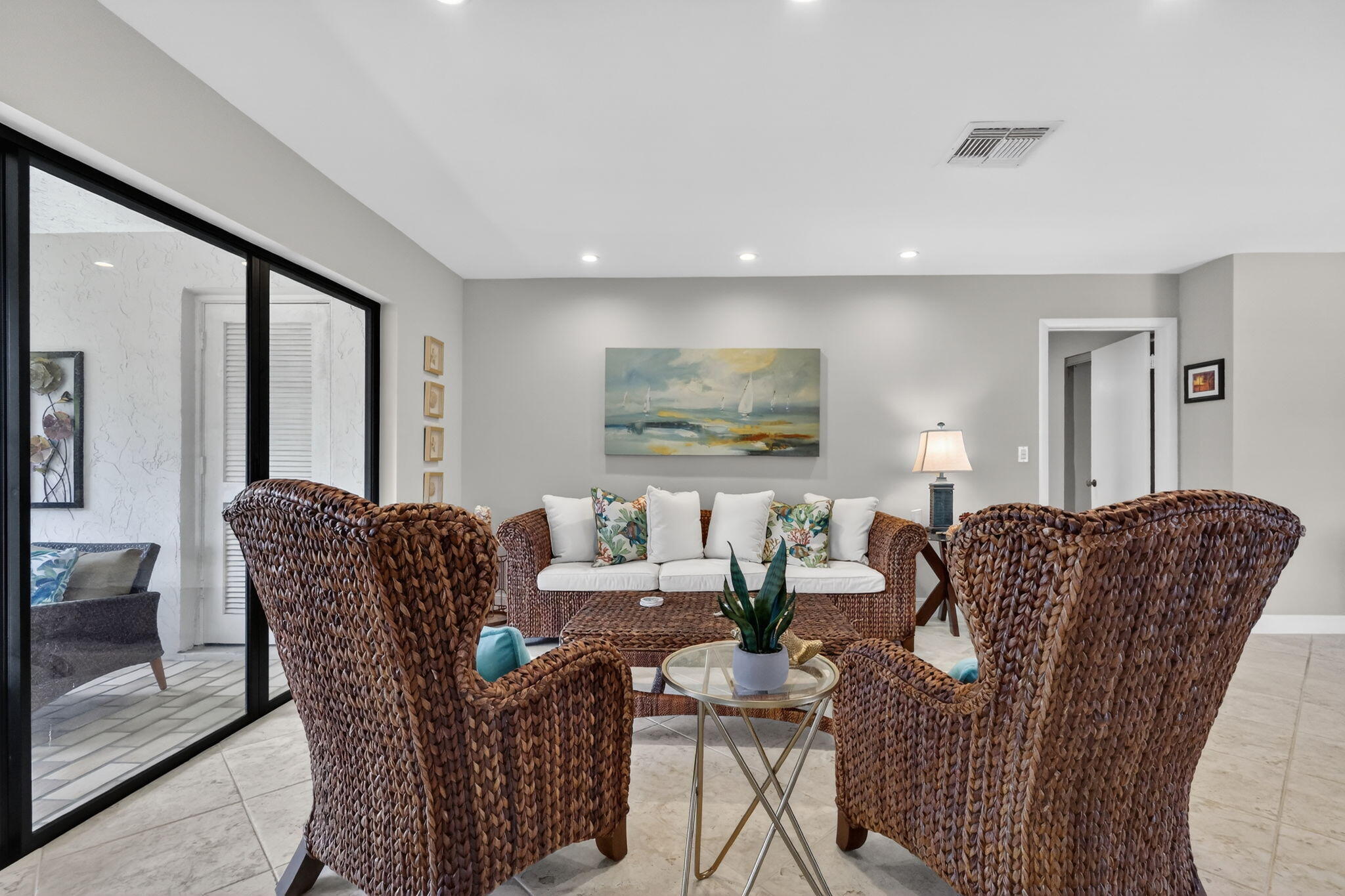 41 Stratford Lane W B