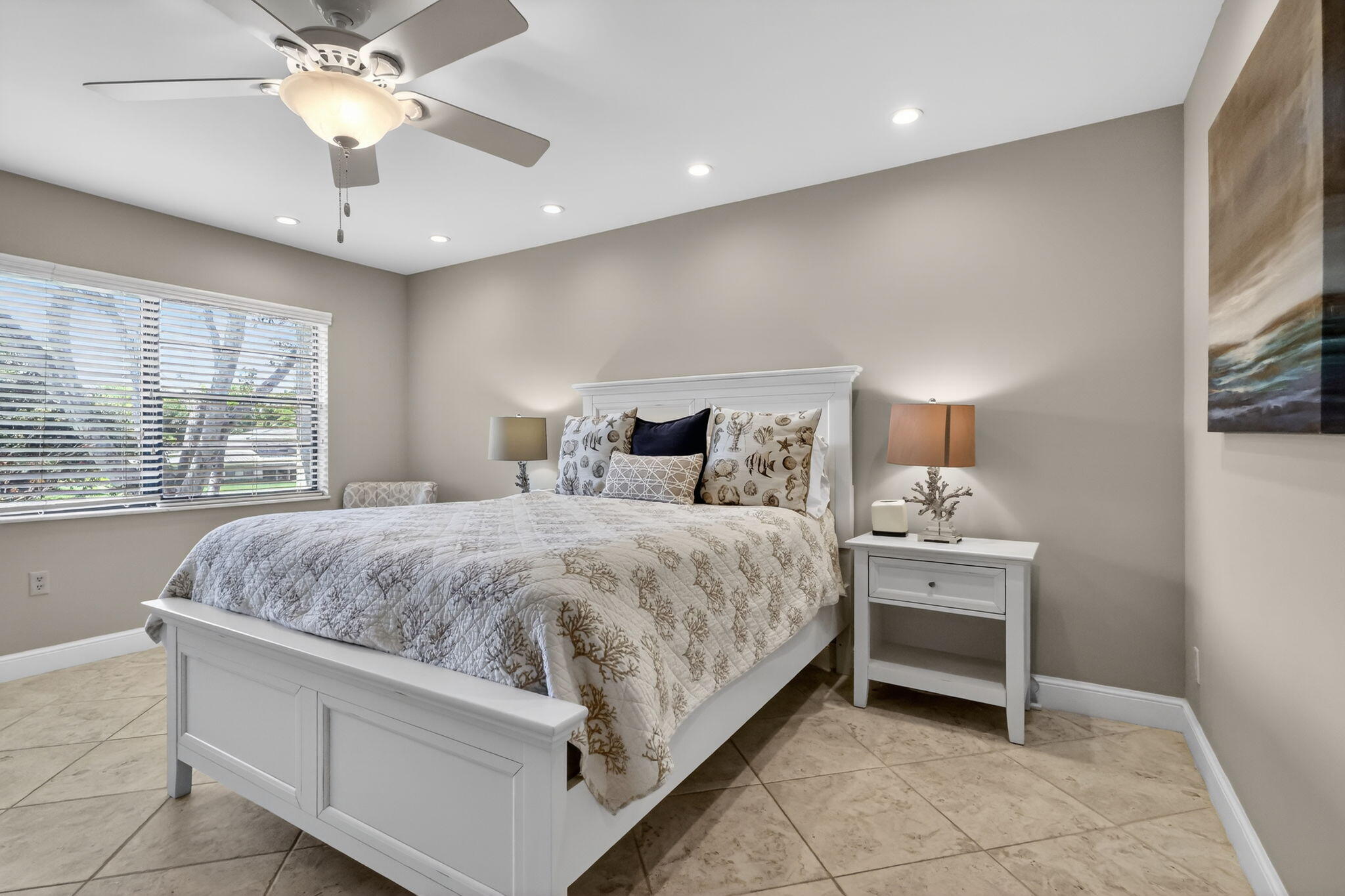 41 Stratford Lane W B