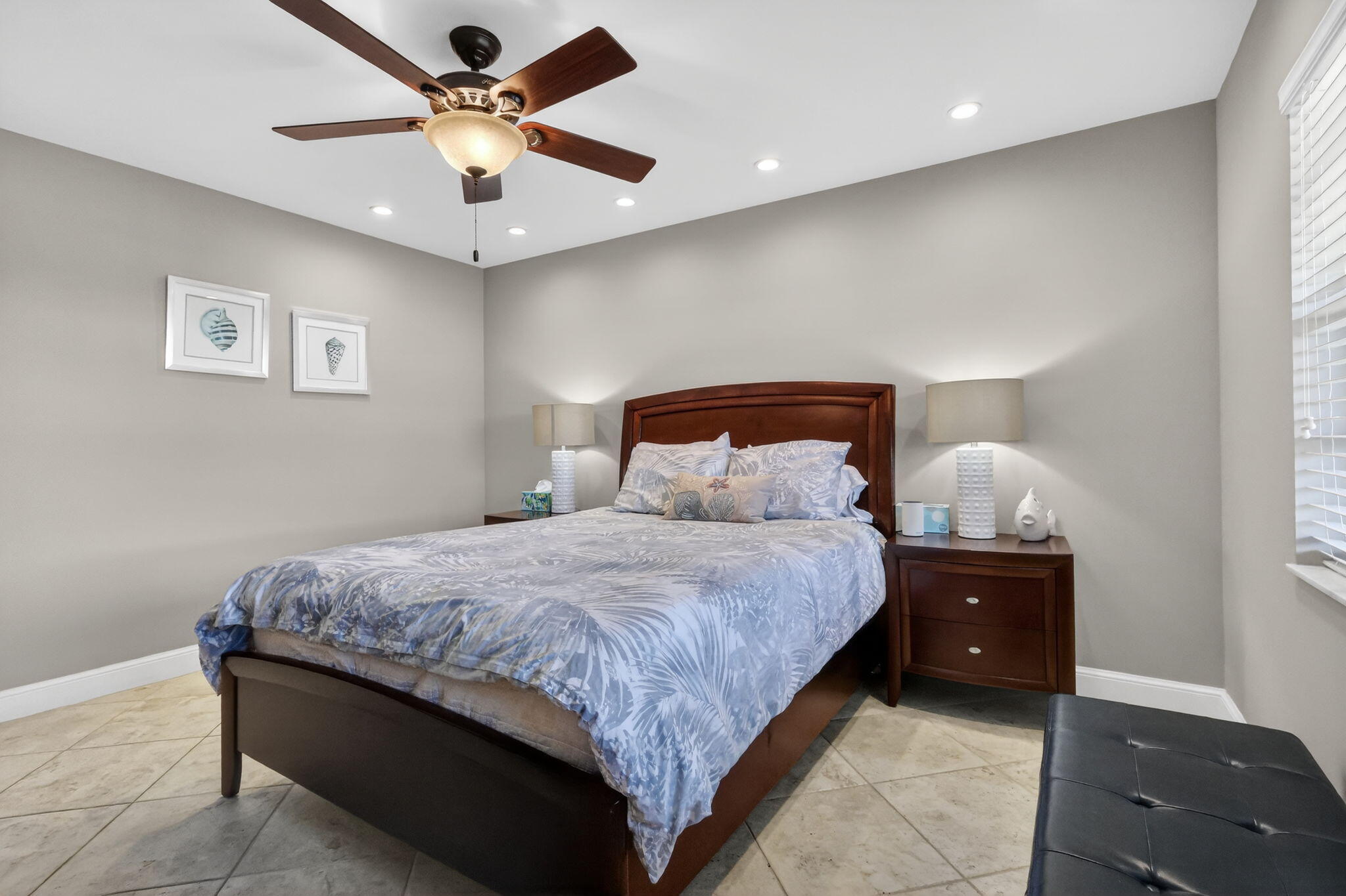 41 Stratford Lane W B