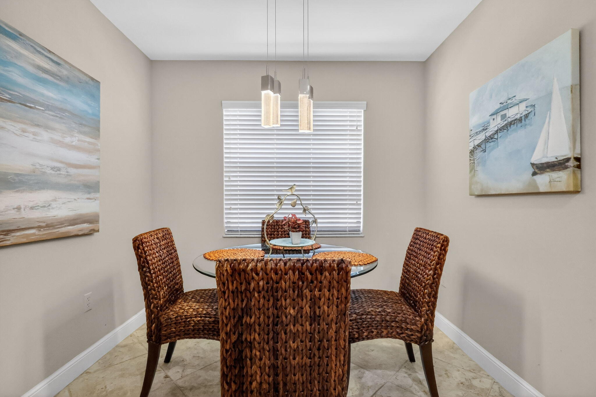 41 Stratford Lane W B