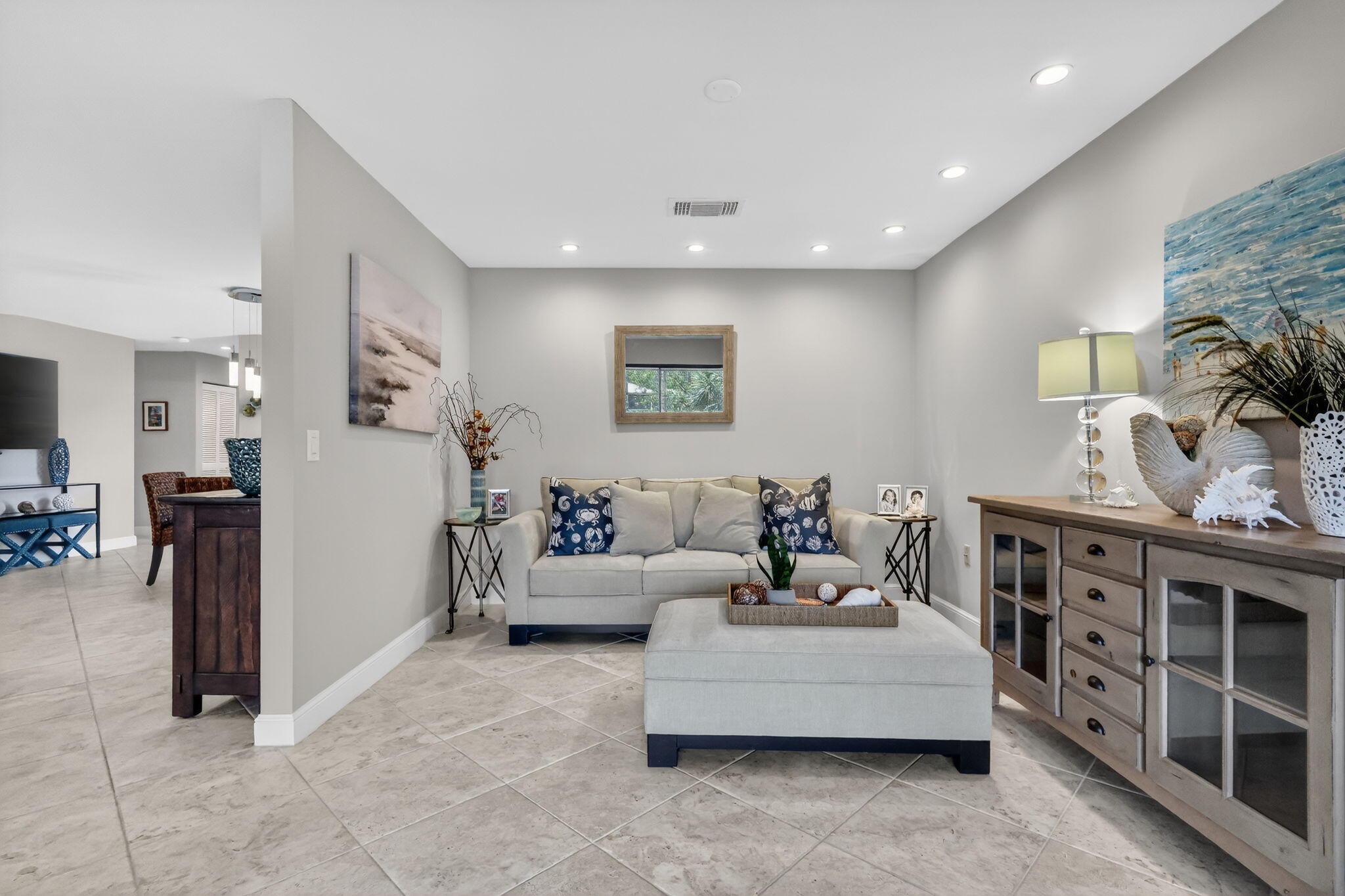 41 Stratford Lane W B