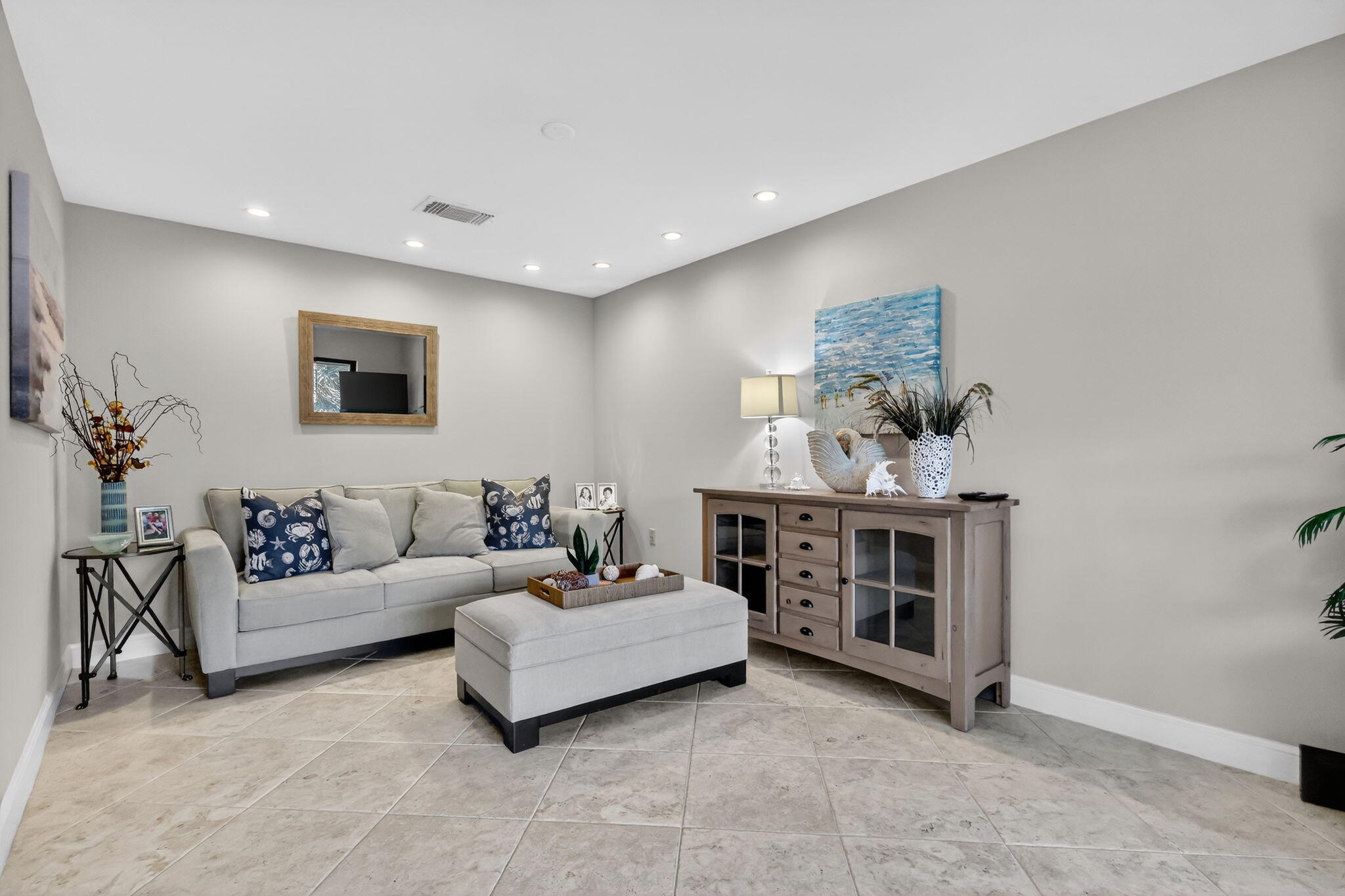 41 Stratford Lane W B