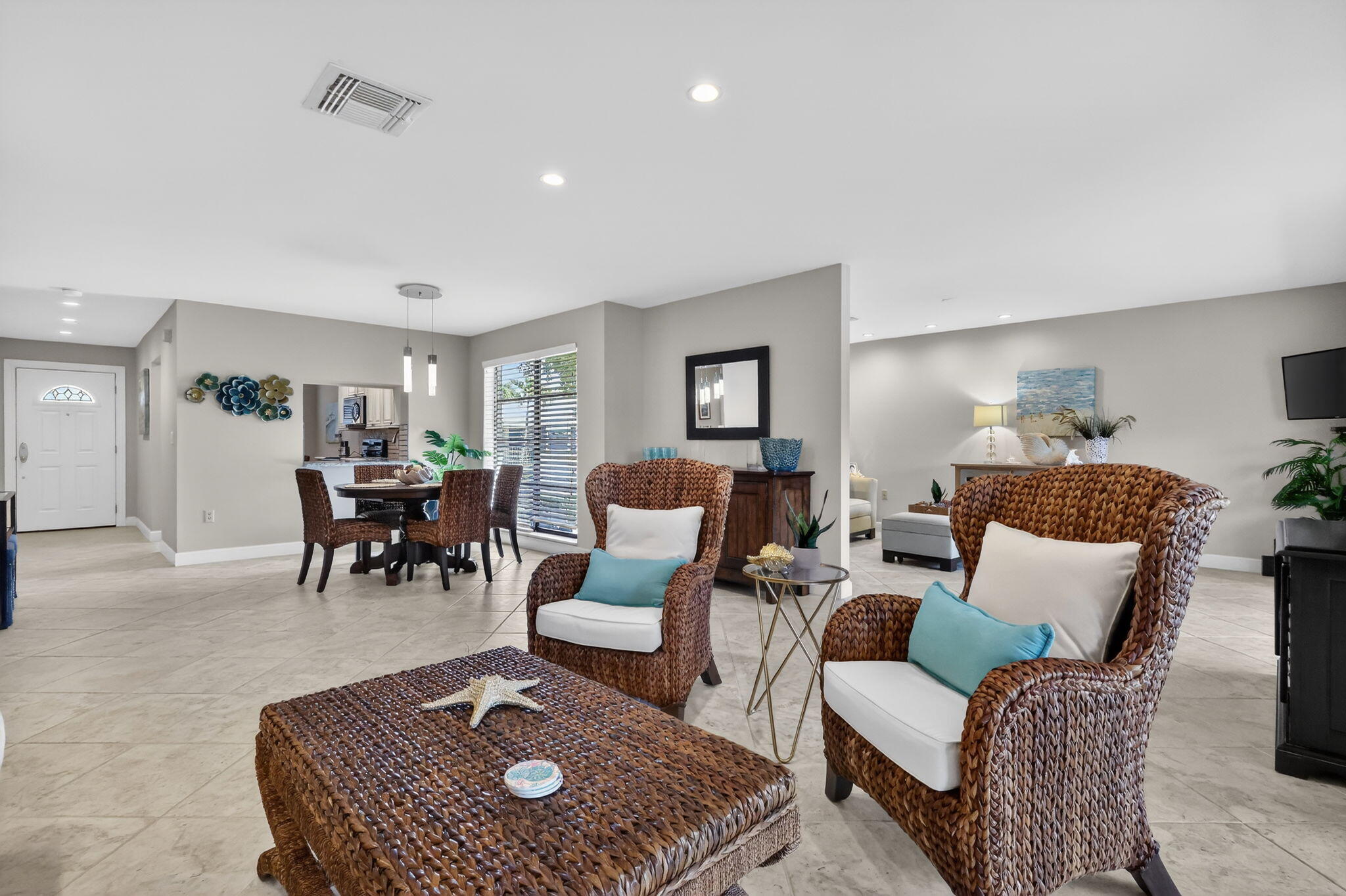 41 Stratford Lane W B