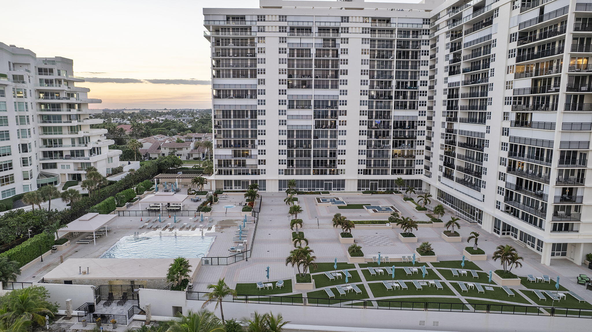 2000 S Ocean Boulevard 10h