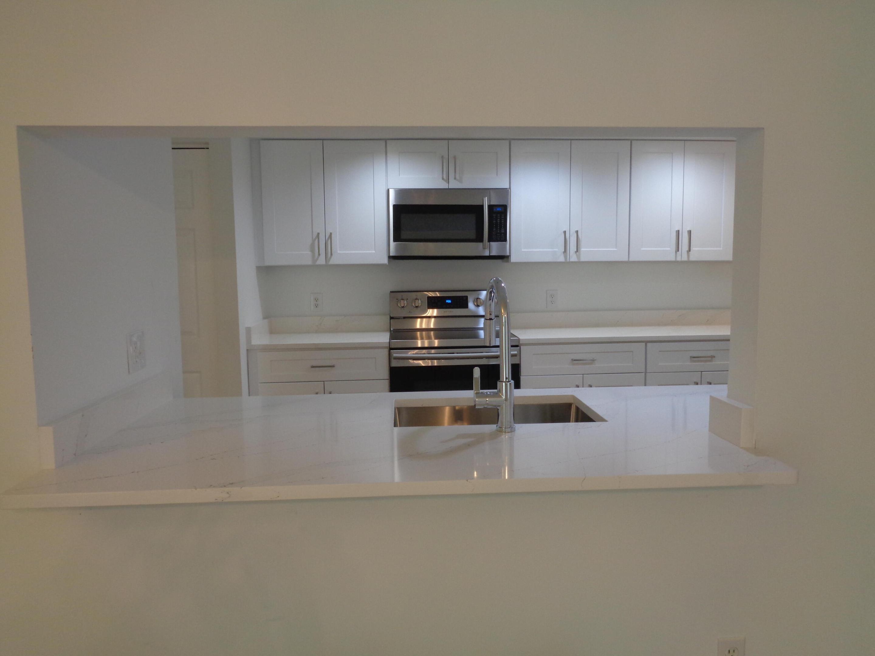 950 Lavers Circle F404