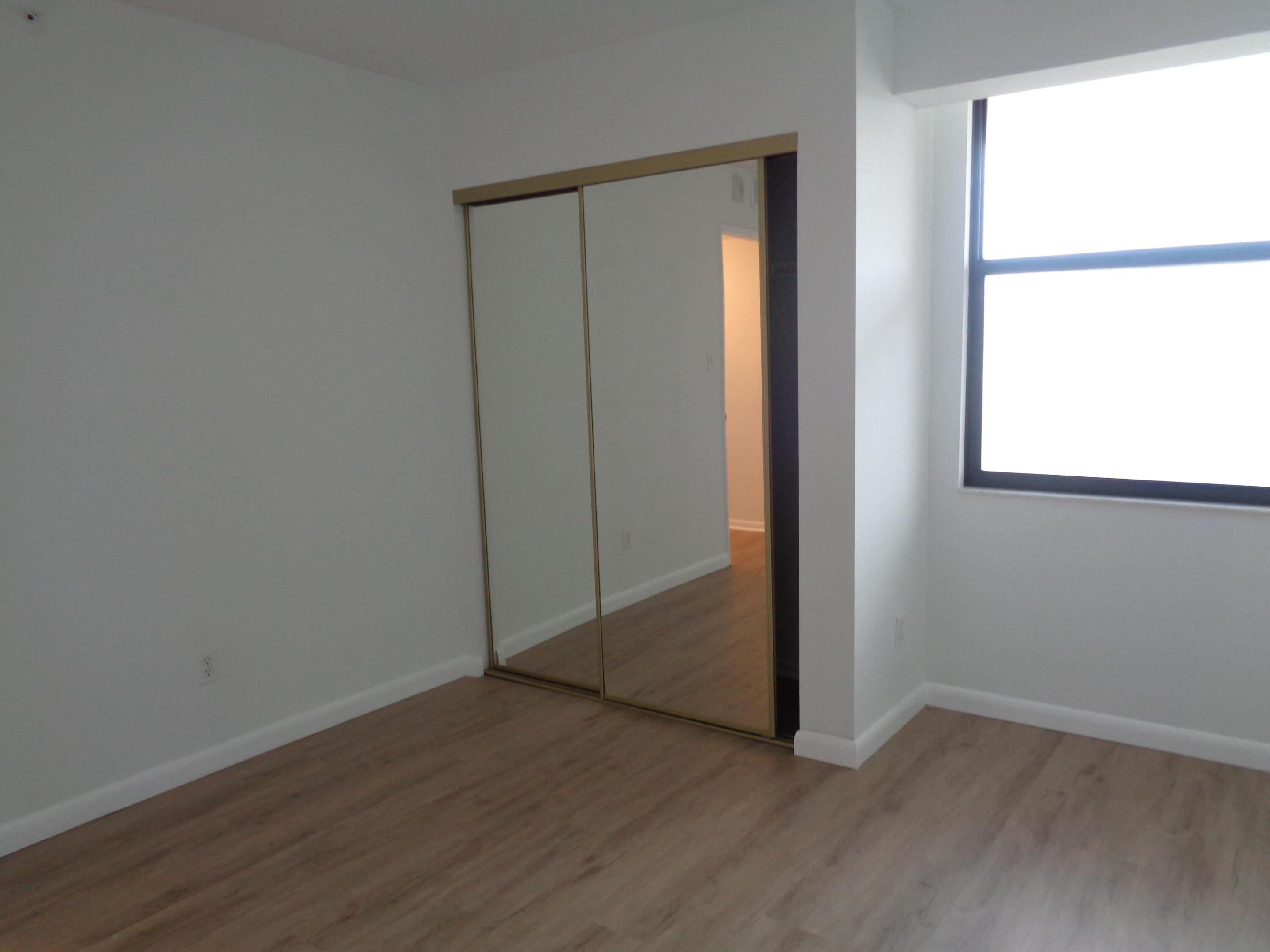 950 Lavers Circle F404
