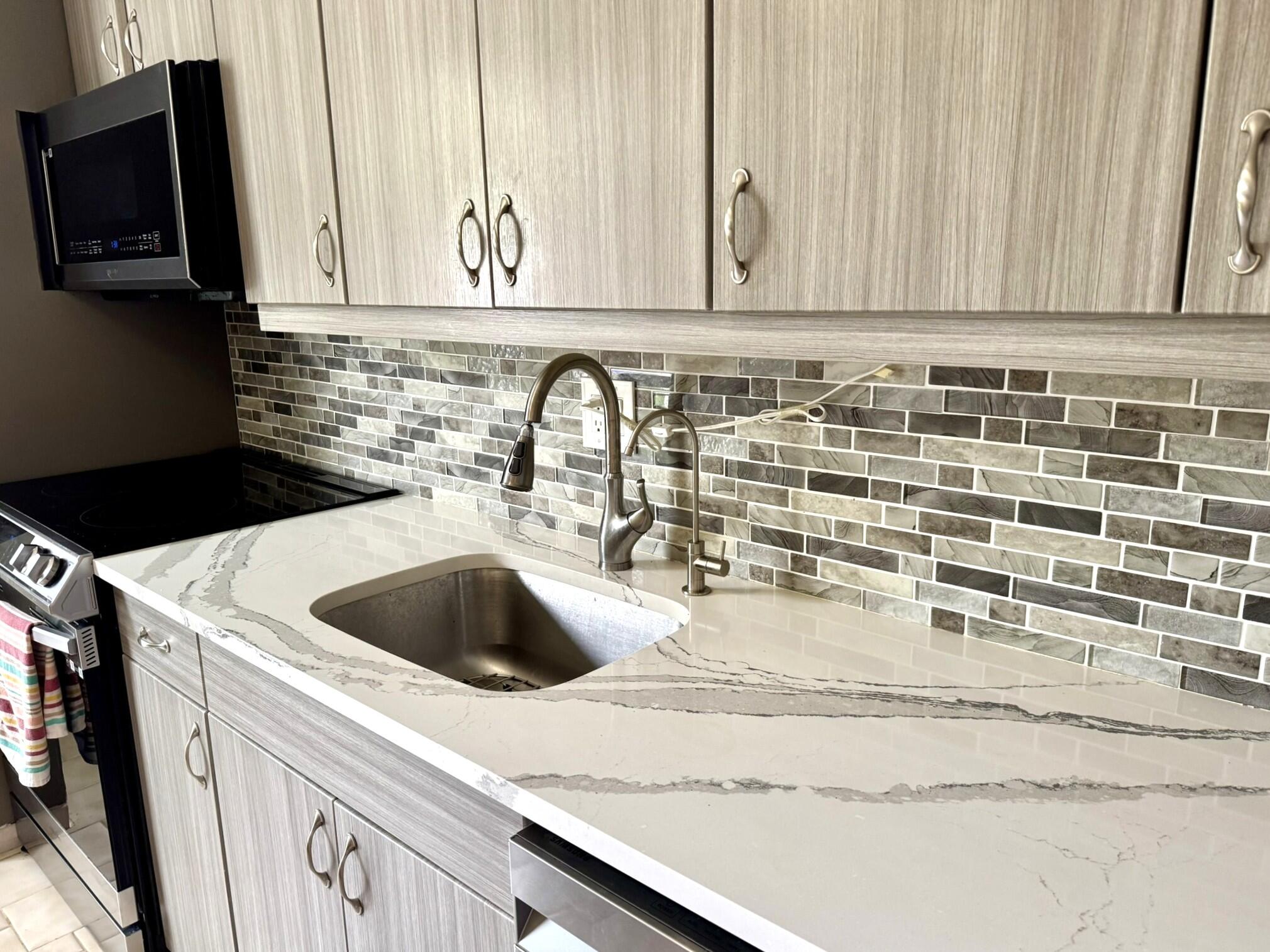 1629 Riverview Road 221
