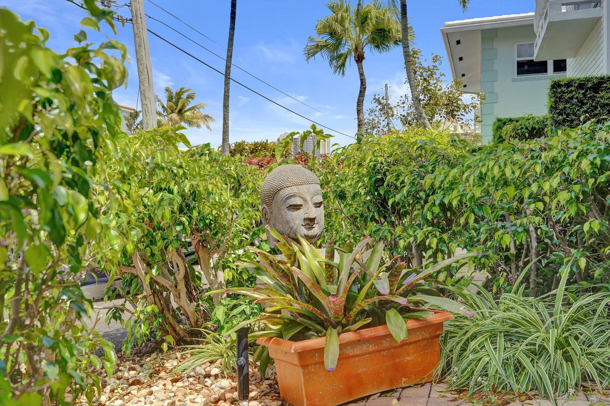 2820 NE 30th Street Apt 2