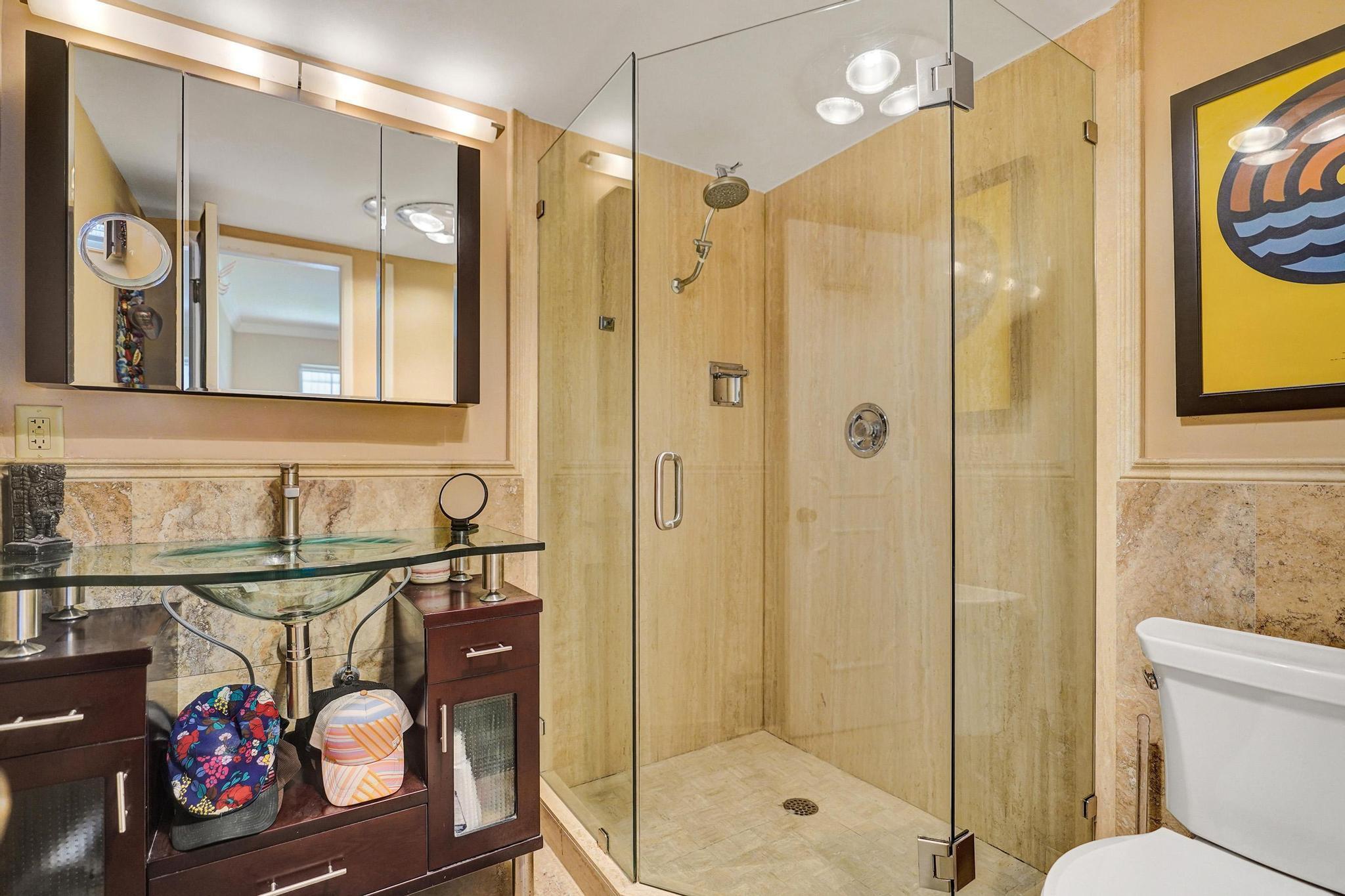 2820 NE 30th Street Apt 2