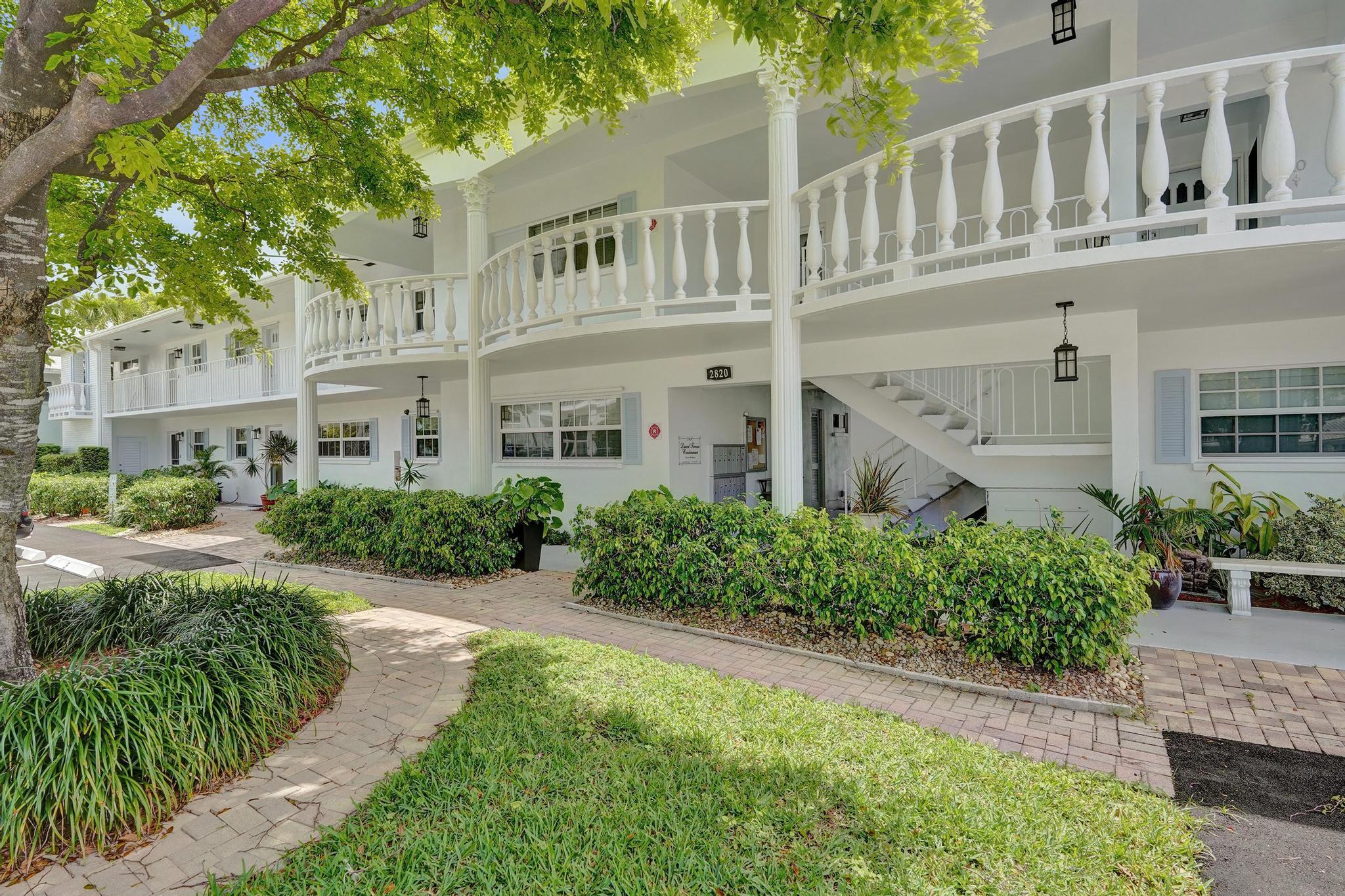 2820 NE 30th Street Apt 2