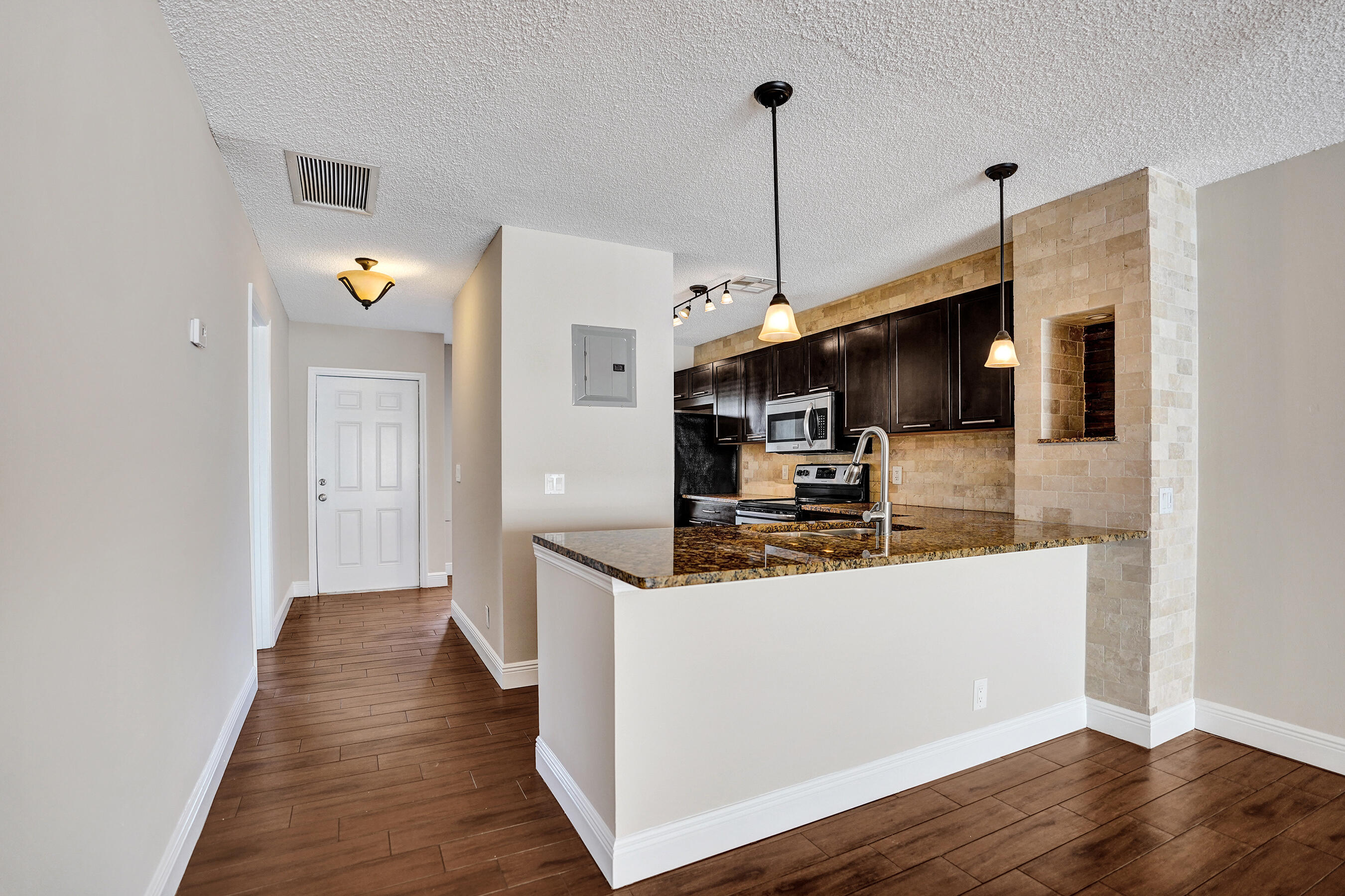 1140 Boxwood Drive 102
