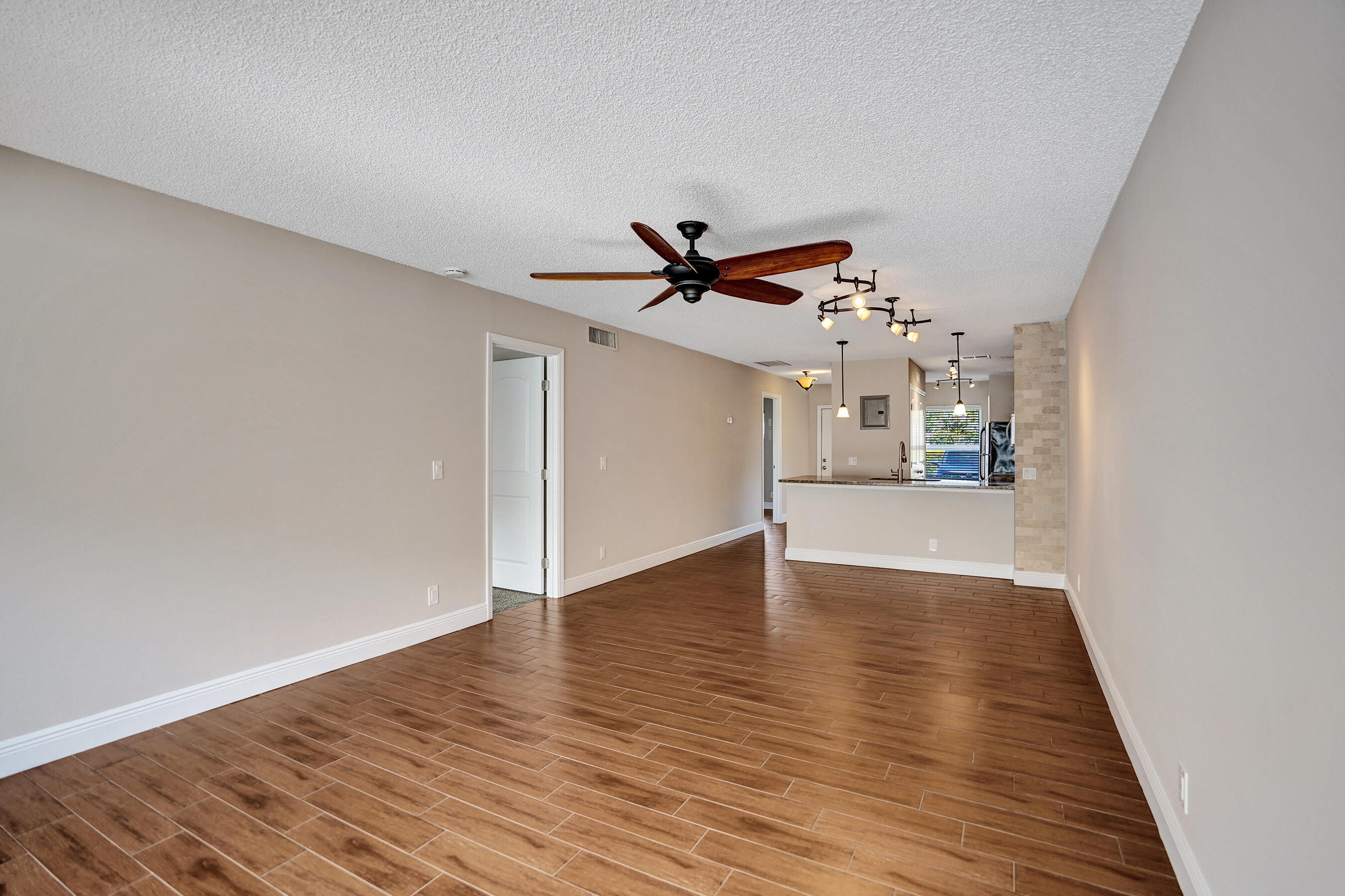 1140 Boxwood Drive 102