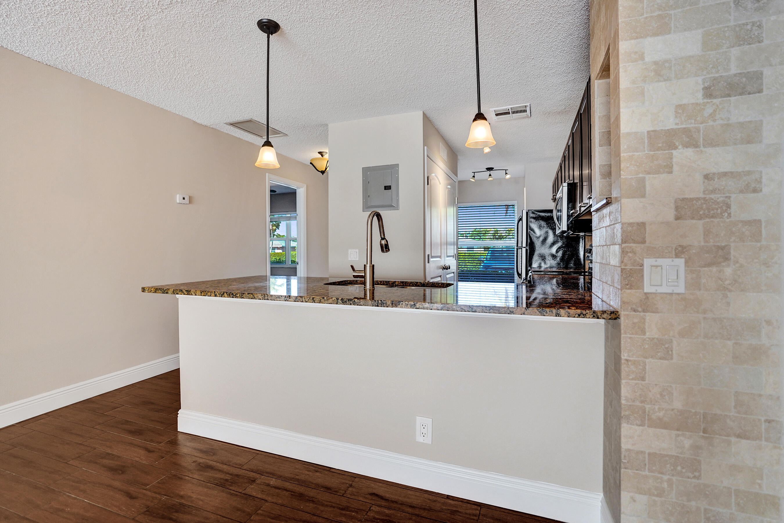 1140 Boxwood Drive 102