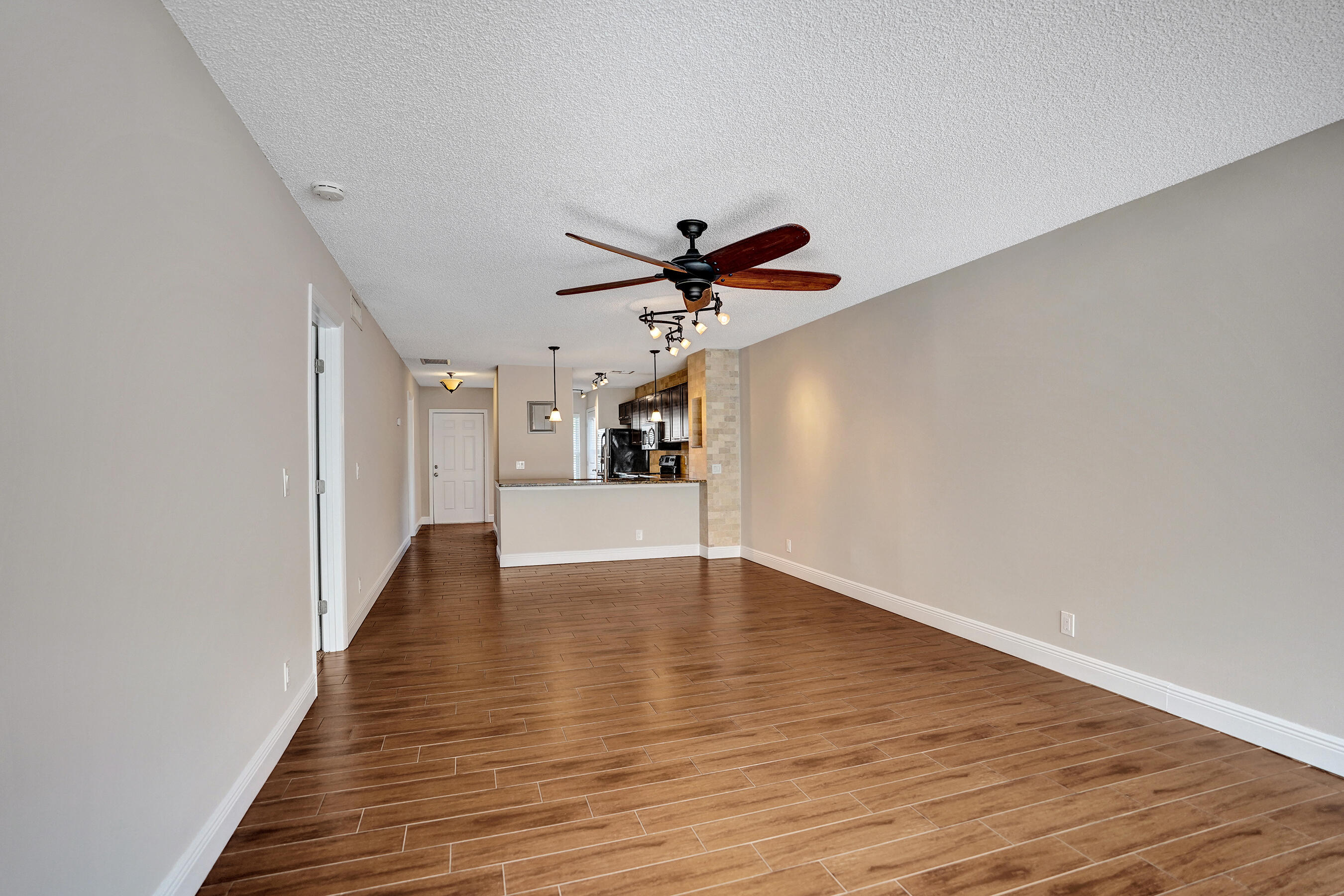 1140 Boxwood Drive 102
