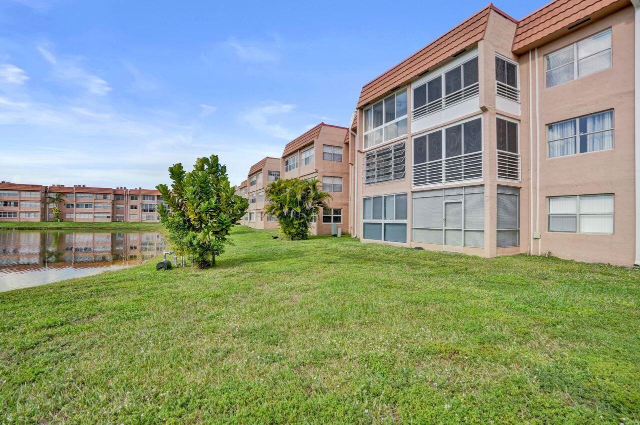 9460 Sunrise Lakes Boulevard Unit: 106