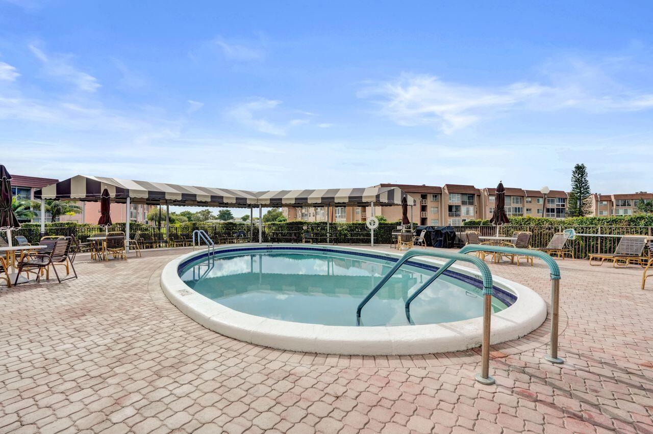 9460 Sunrise Lakes Boulevard Unit: 106