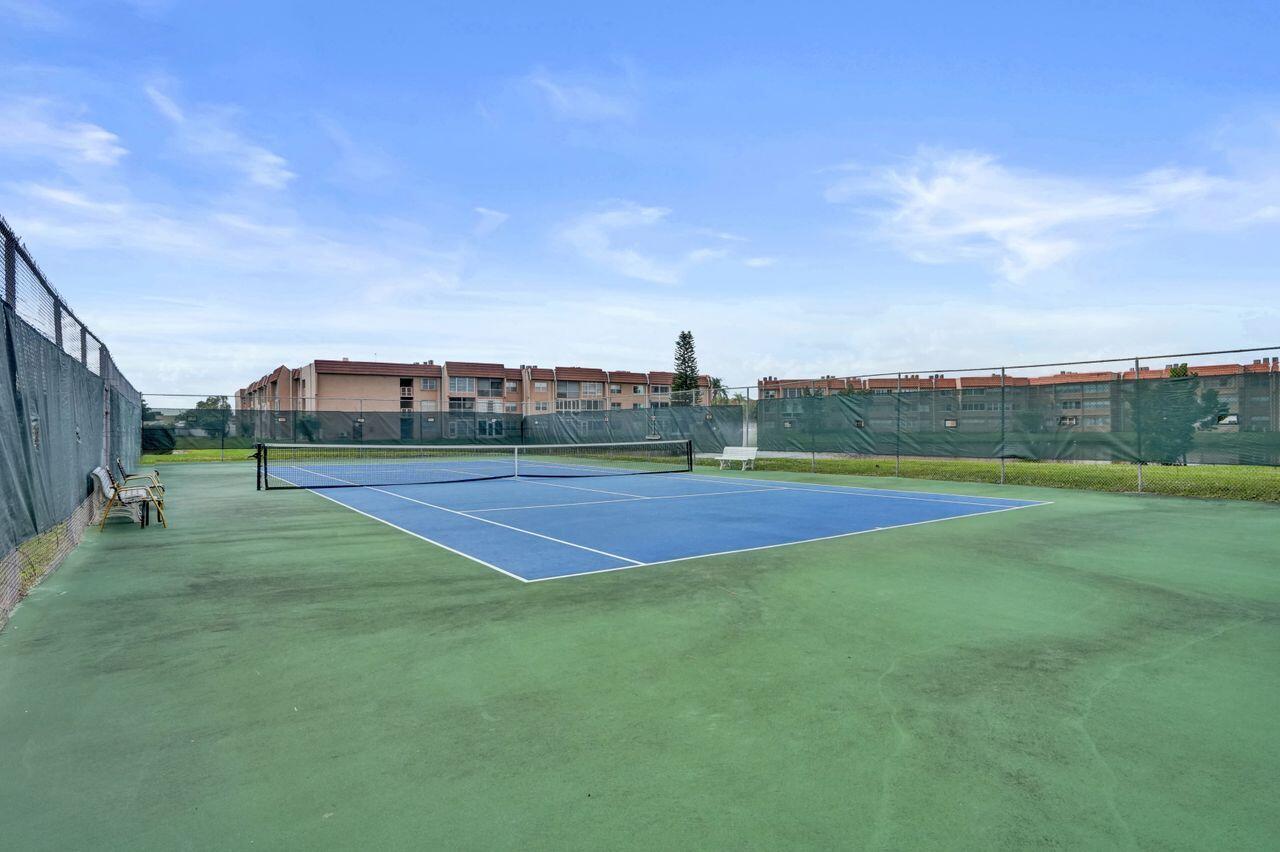 9460 Sunrise Lakes Boulevard Unit: 106