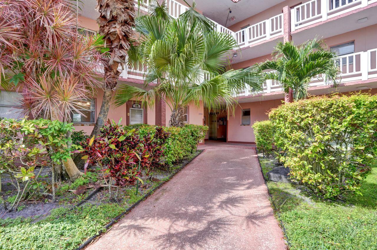 9460 Sunrise Lakes Boulevard Unit: 106