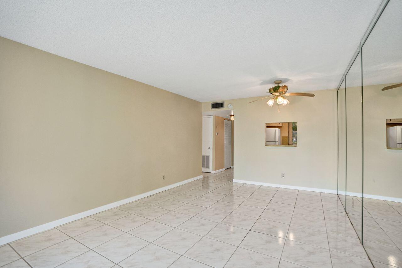 9460 Sunrise Lakes Boulevard Unit: 106