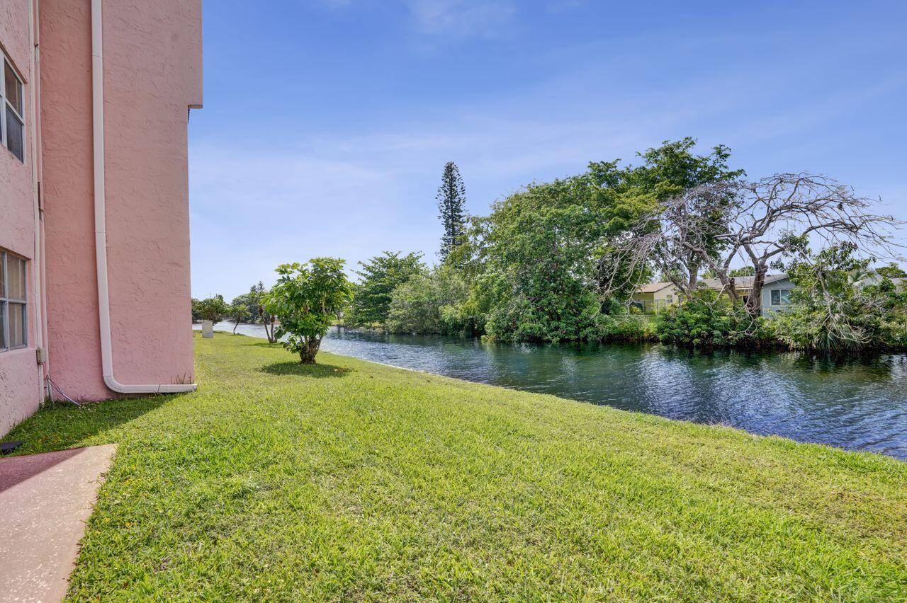9460 Sunrise Lakes Boulevard Unit: 106