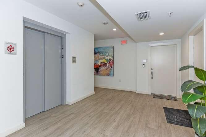 51 SE 19th Avenue 401