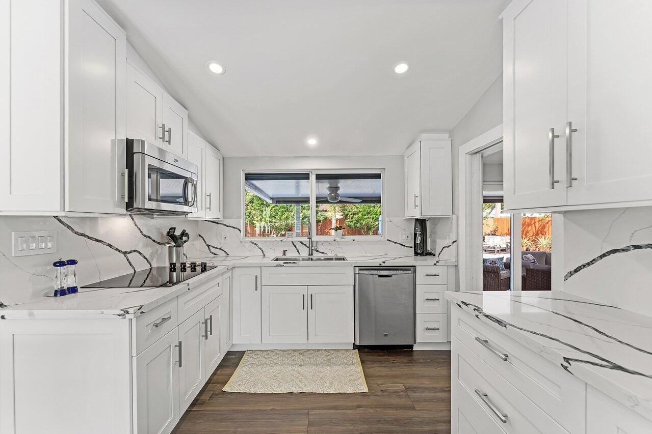 2625 NE 27th Way