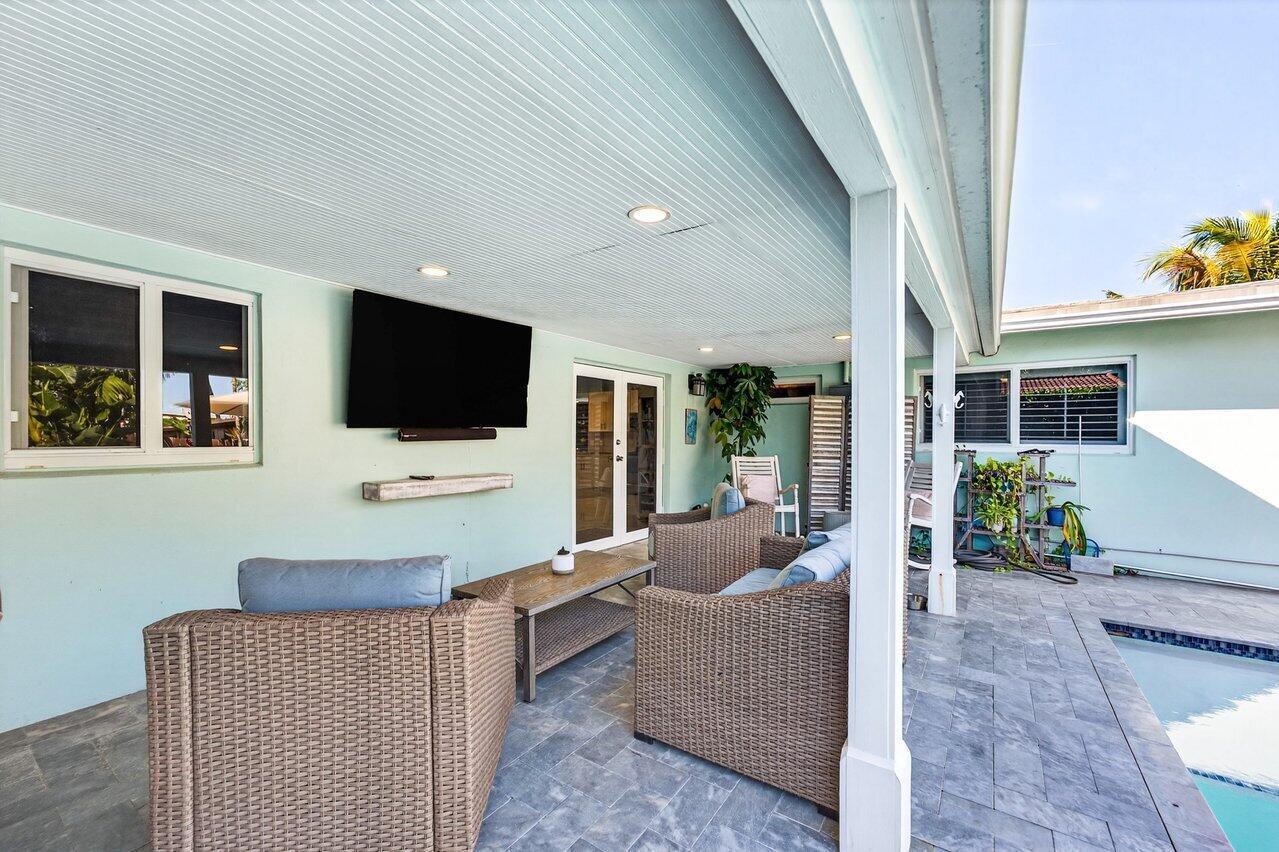1581 SE 4th Court