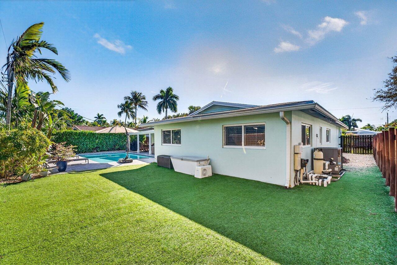 1581 SE 4th Court