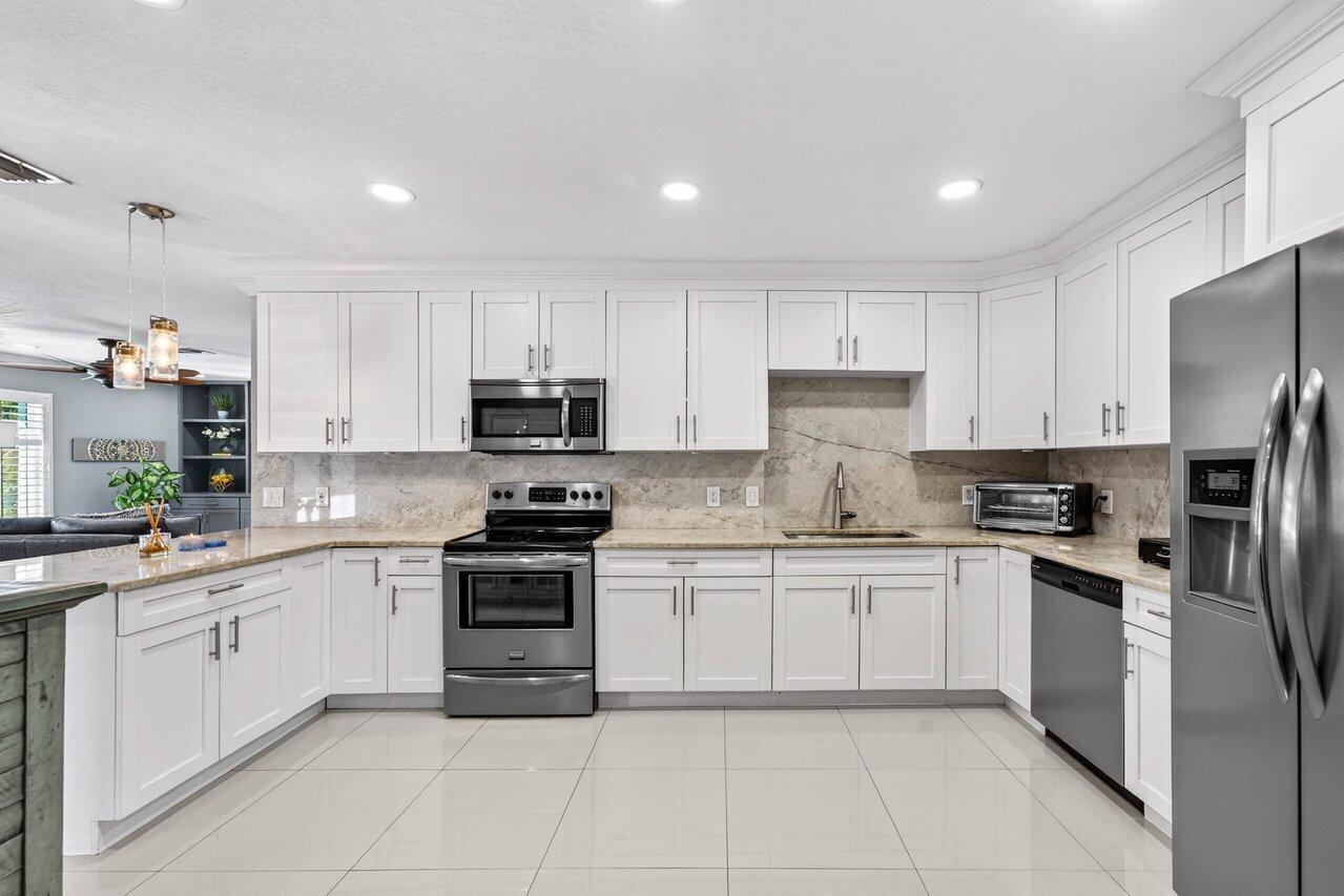 1581 SE 4th Court