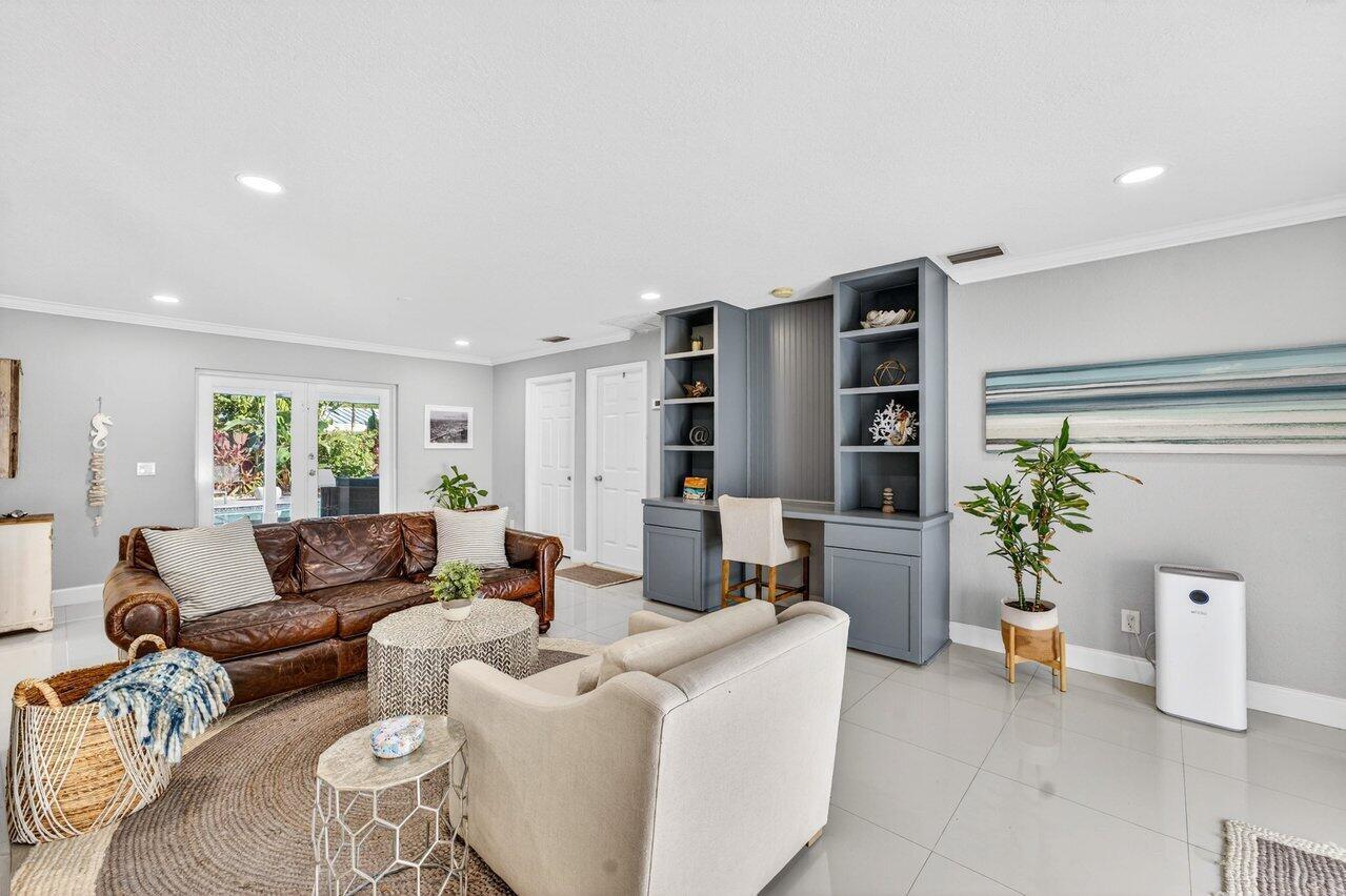 1581 SE 4th Court