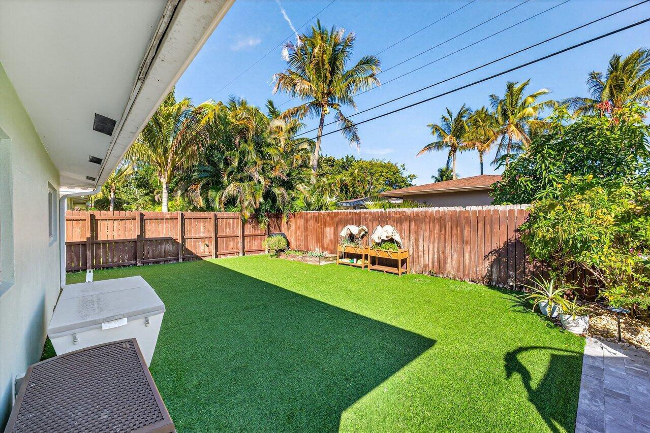 1581 SE 4th Court