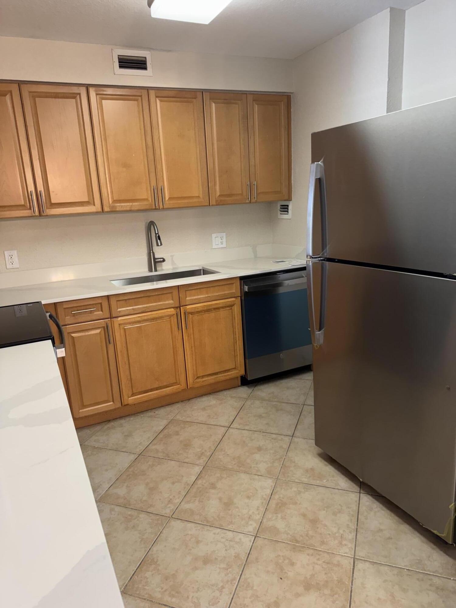 1000 Spanish River Road 3b