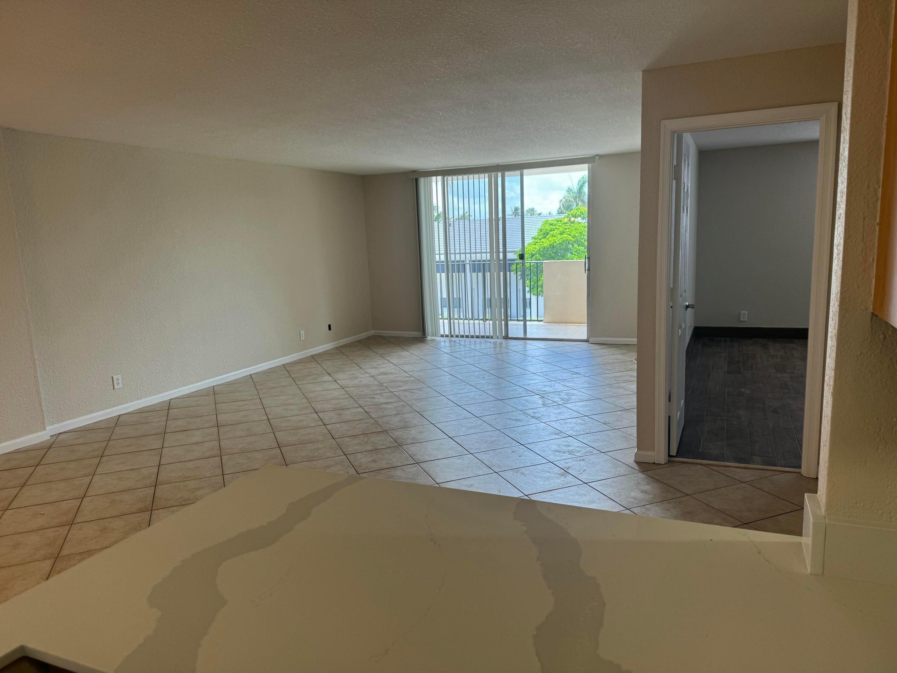 1000 Spanish River Road 3b