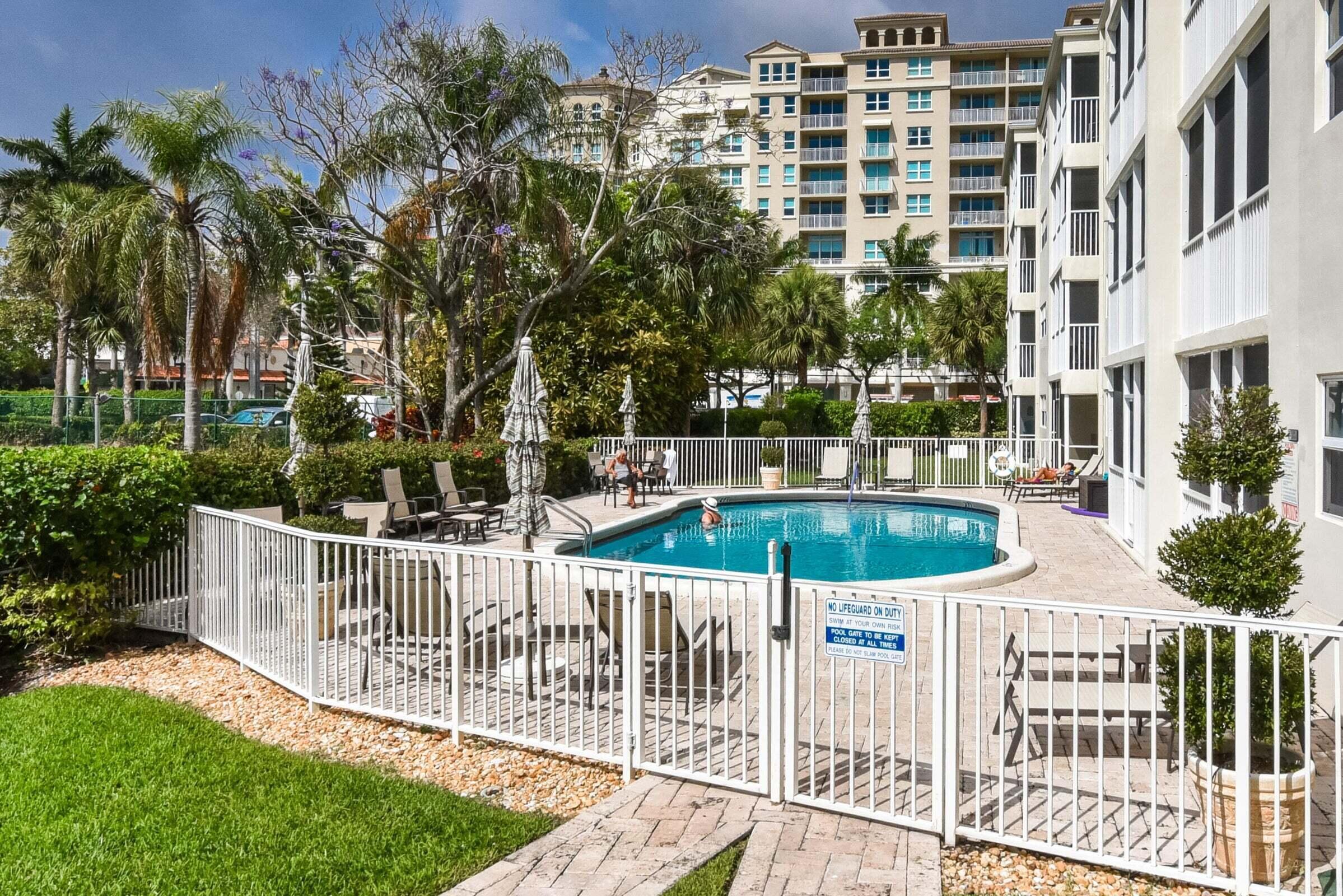 200 E Royal Palm Road 4080