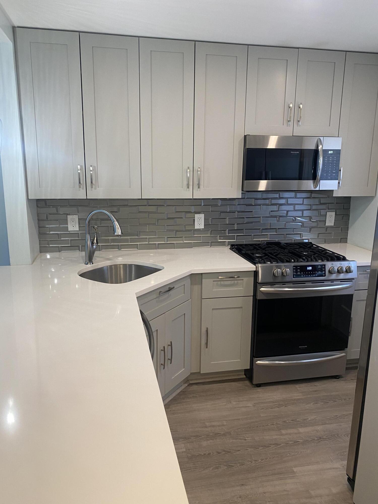 200 E Royal Palm Road 4080