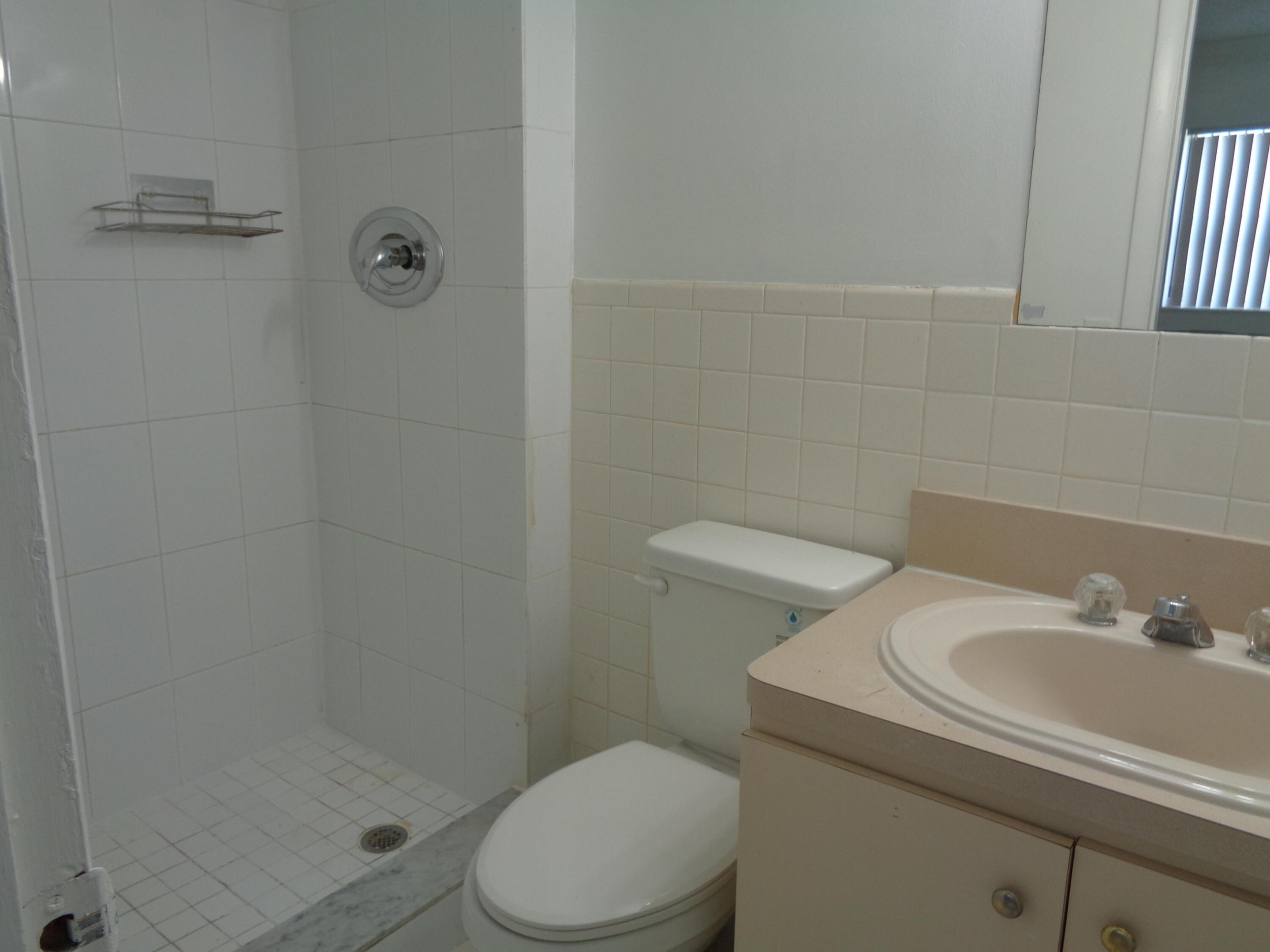 2008 Jackson Street E9