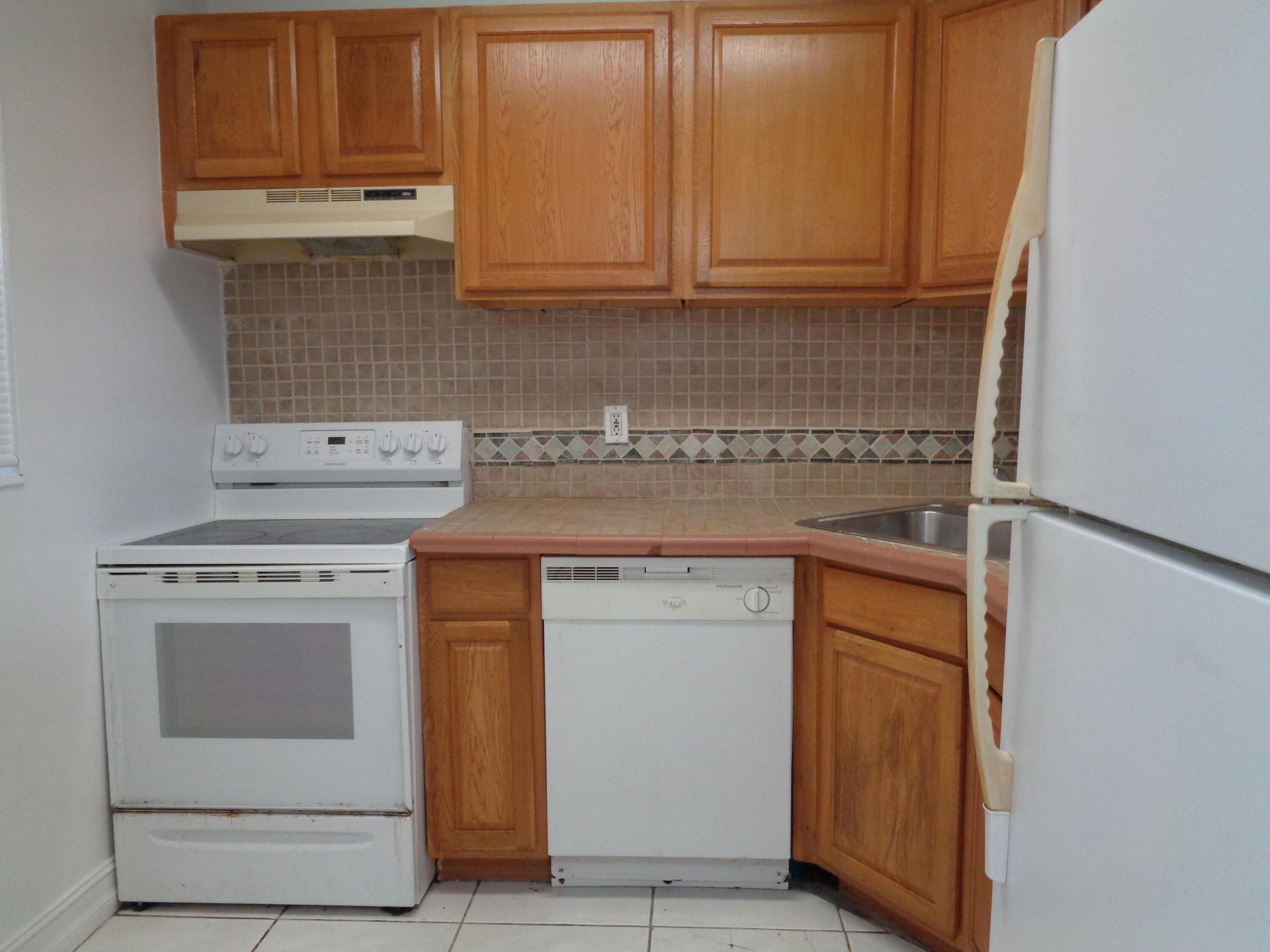 2008 Jackson Street E9