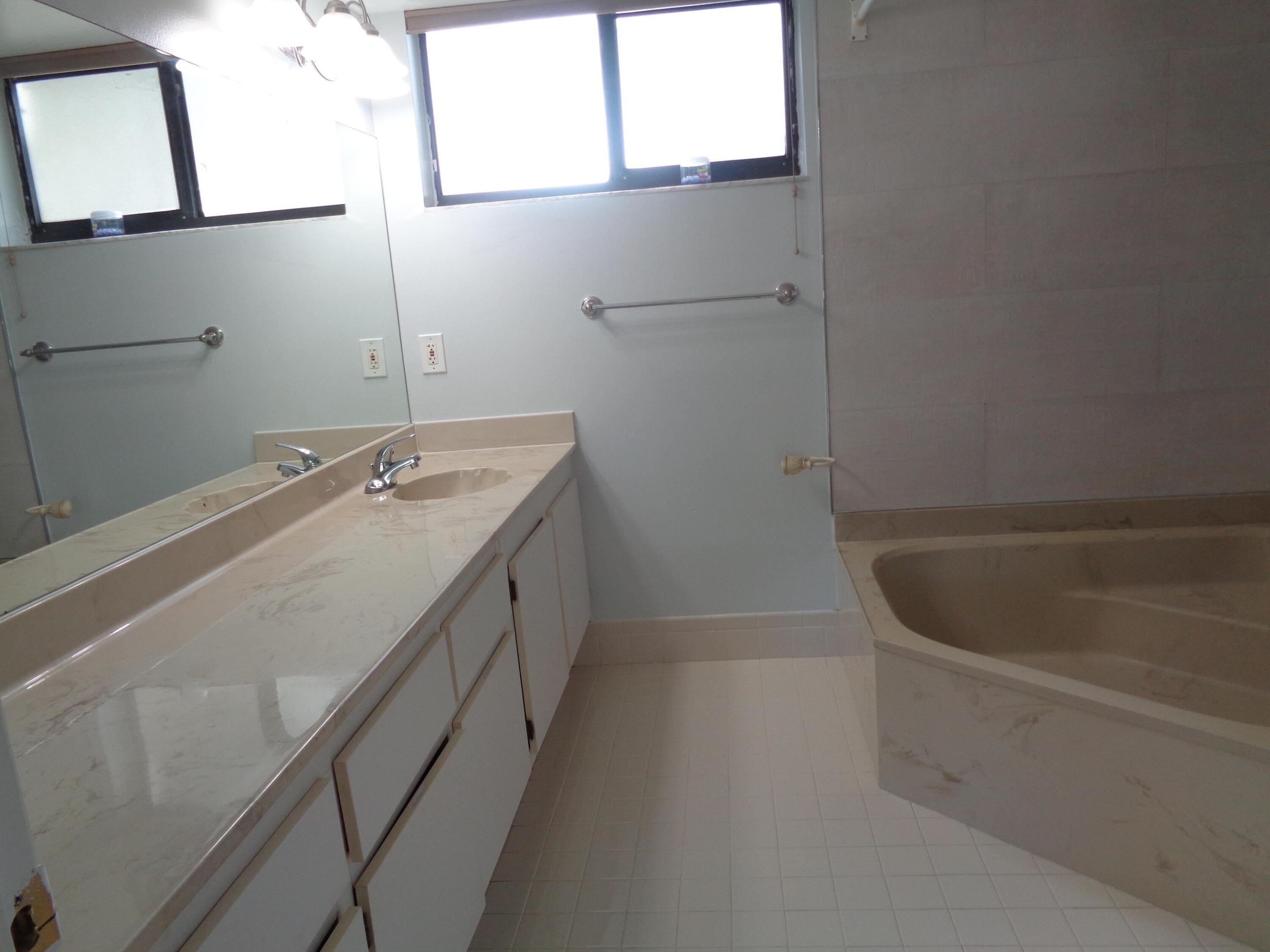 6328 W Longboat Ln Lane W 201