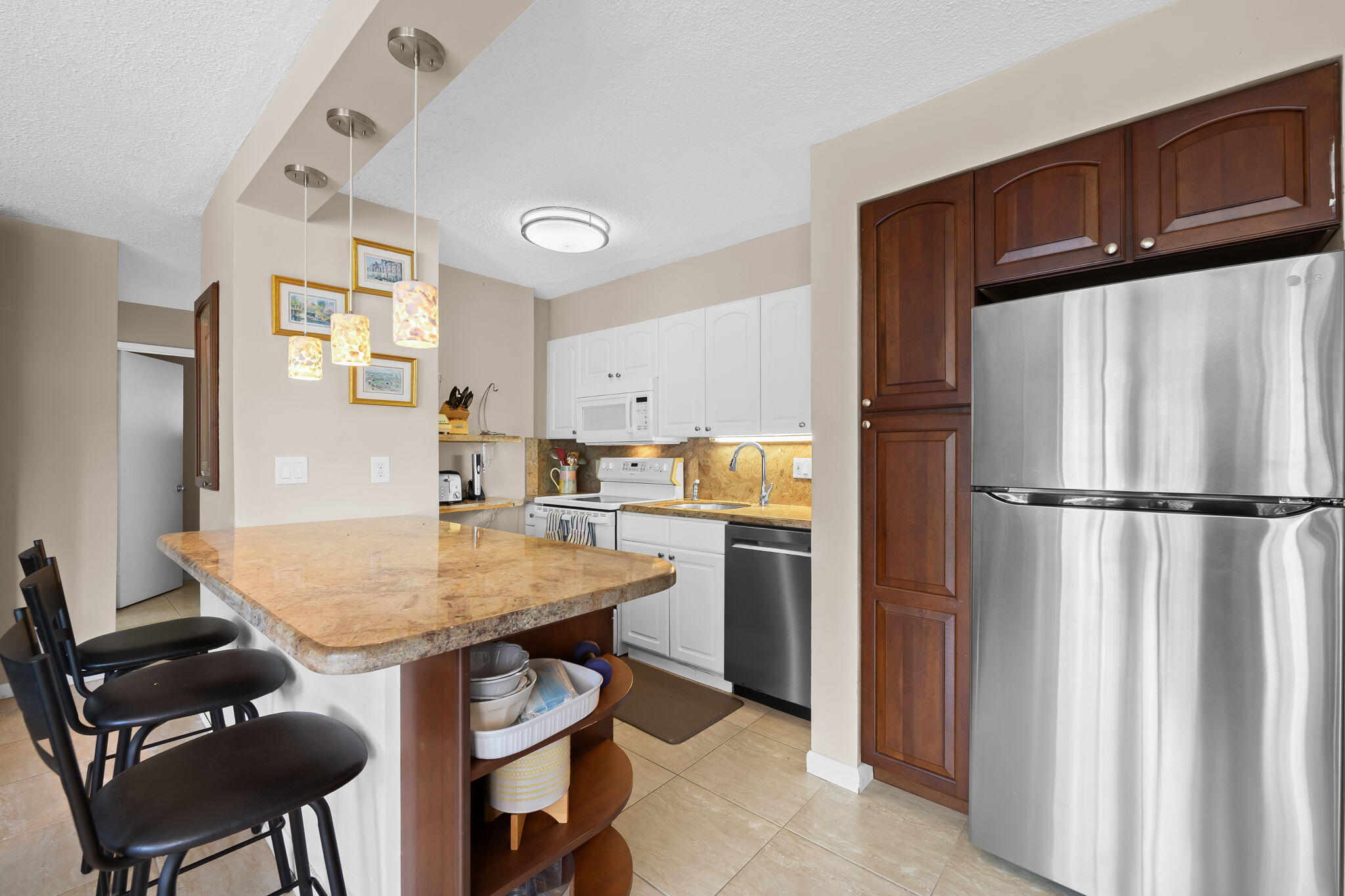 2825 NE 33rd 201