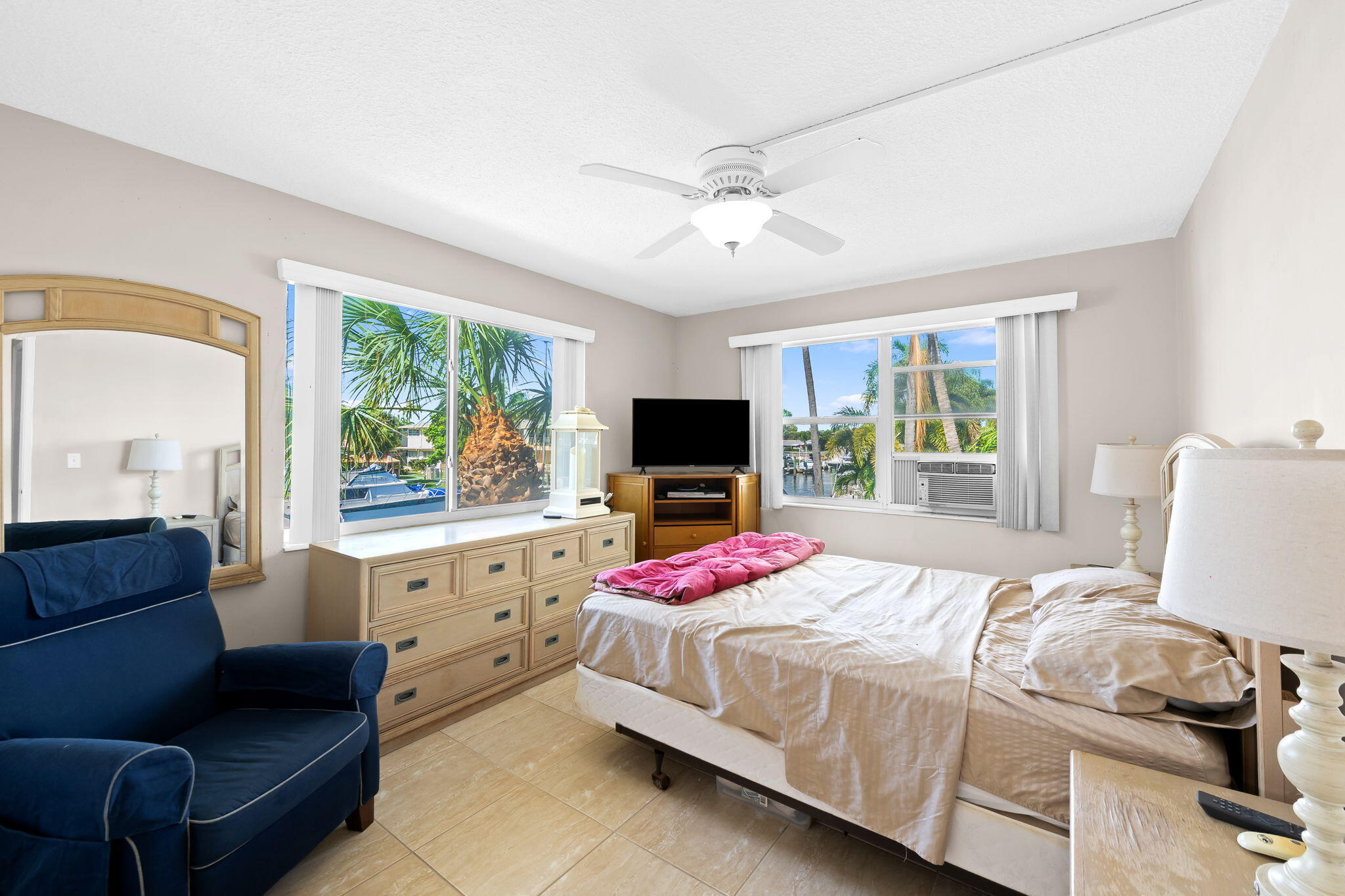 2825 NE 33rd 201