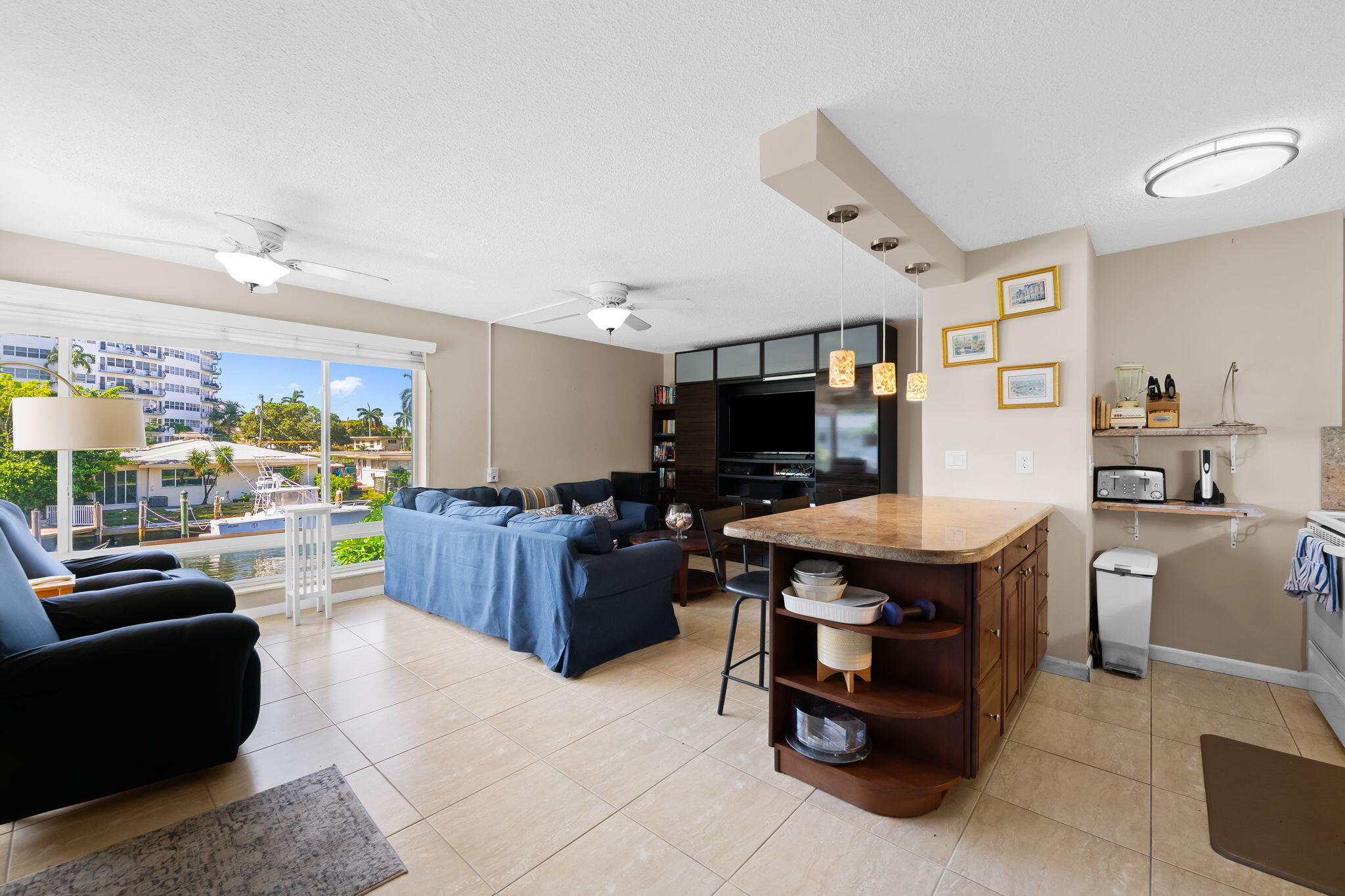 2825 NE 33rd 201
